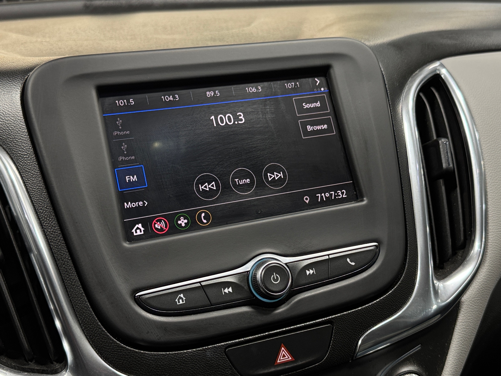 Thumbnail: 2020 Chevrolet Equinox - 4