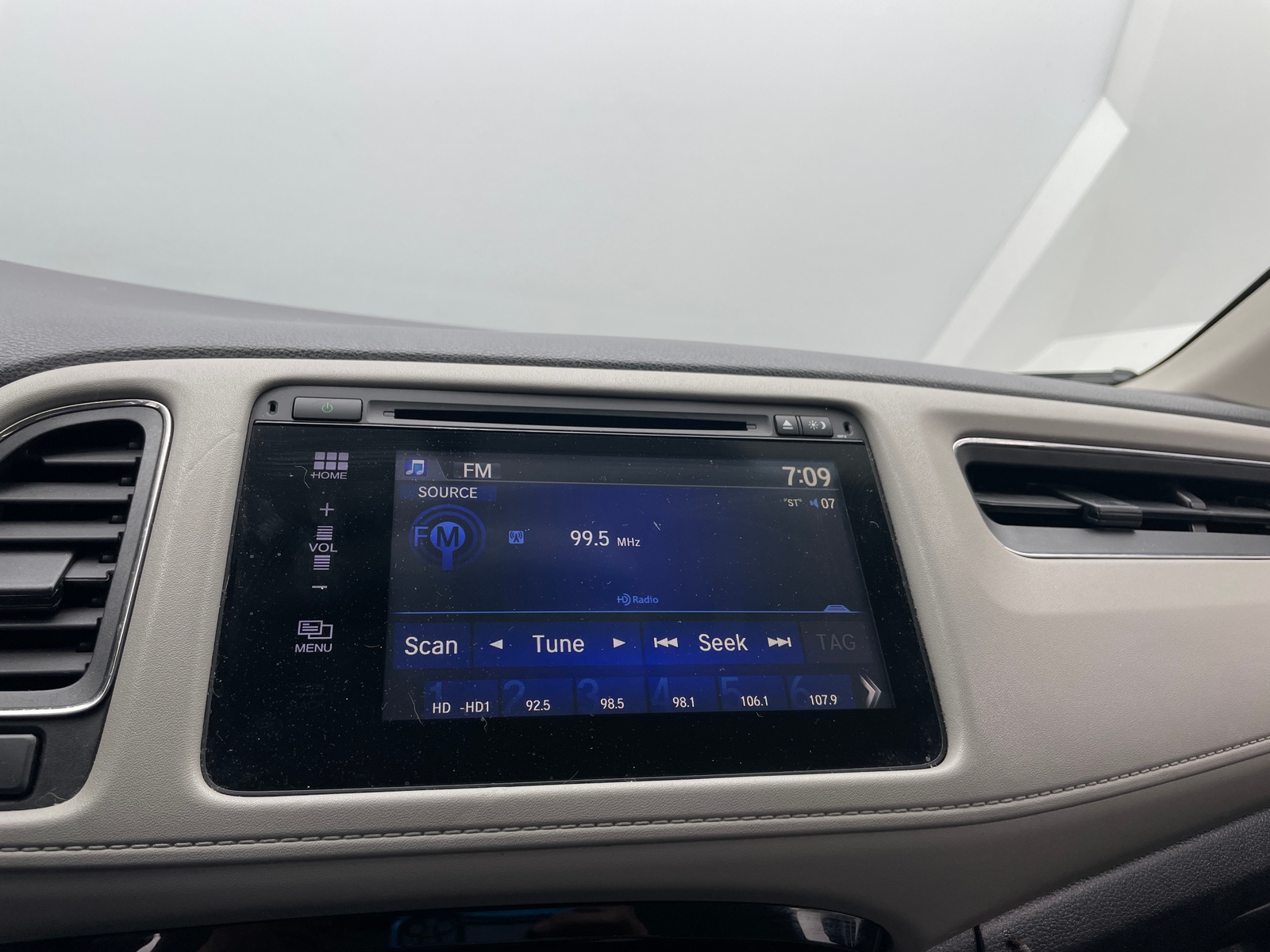 Thumbnail: 2016 Honda HR-V - 3