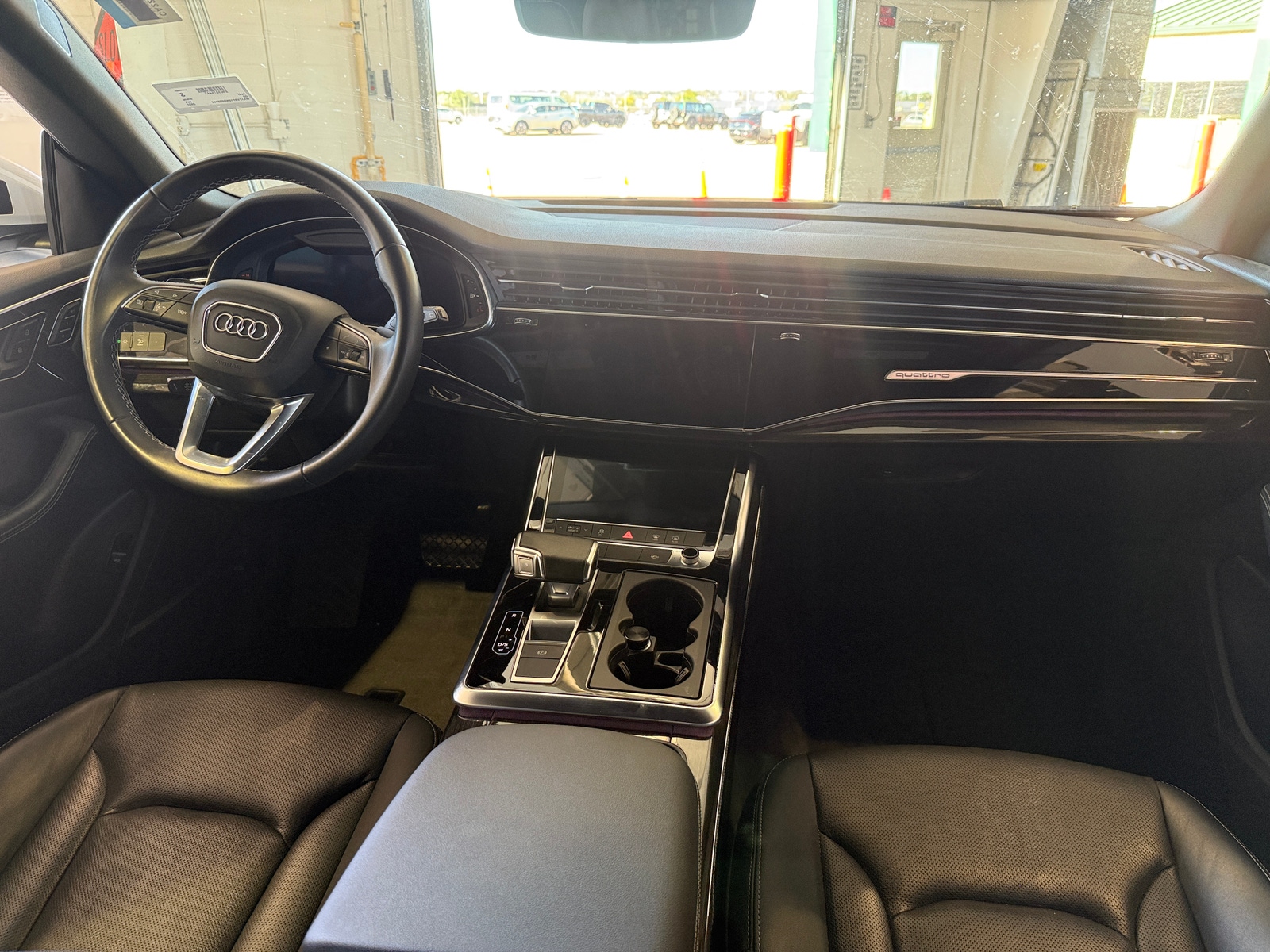 Thumbnail: 2022 Audi Q8 - 2