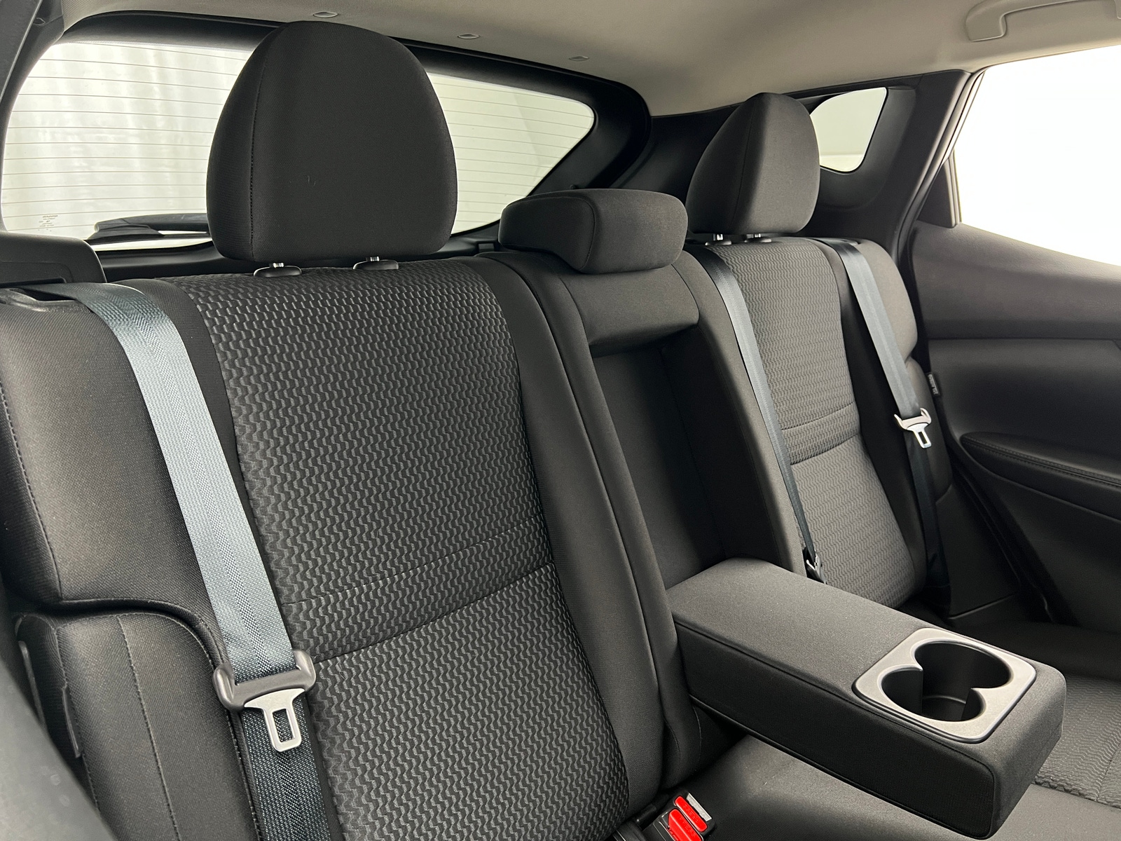 Thumbnail: 2020 Nissan Rogue Sport - 6
