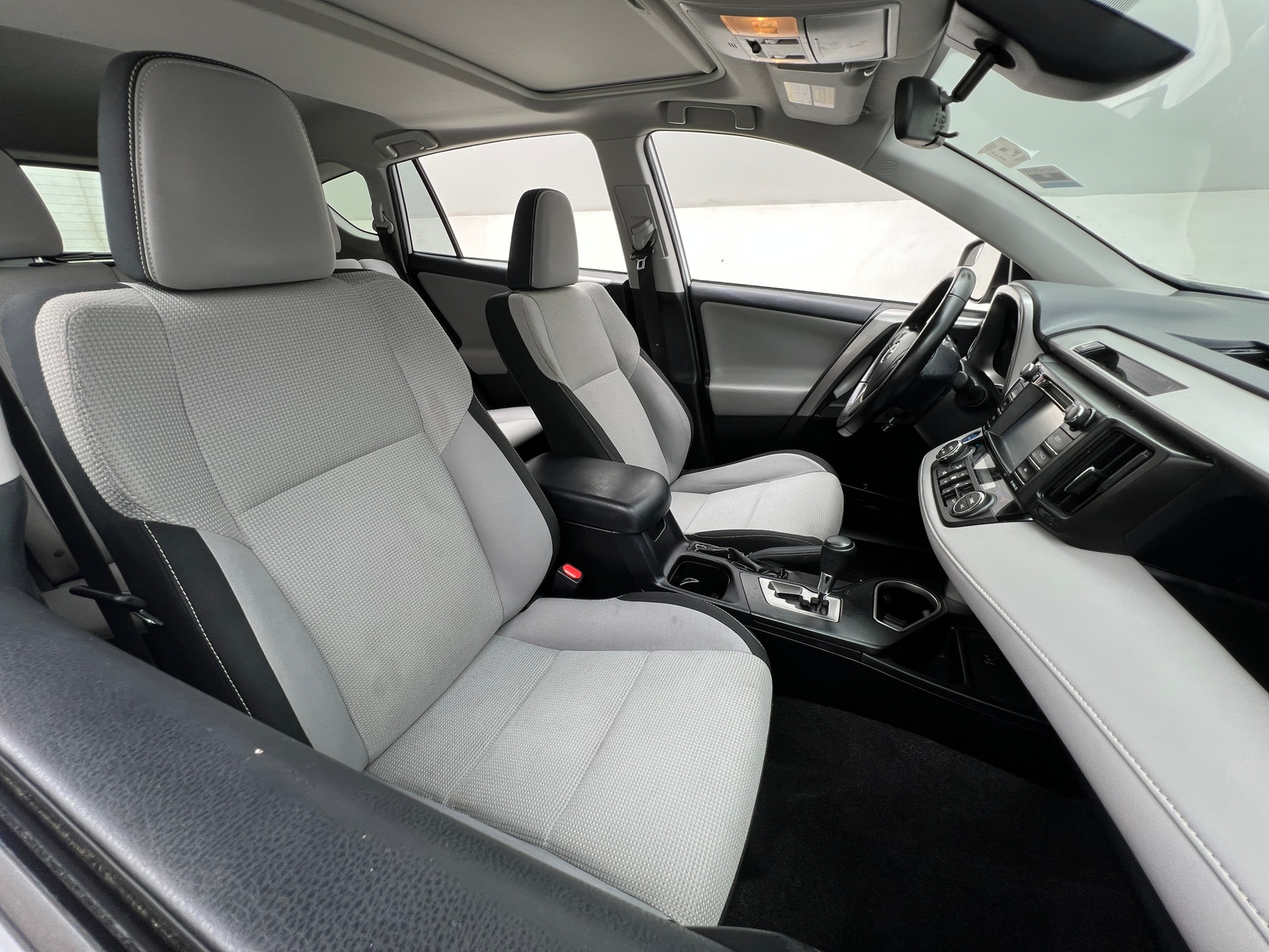 Thumbnail: 2017 Toyota RAV4 - 2