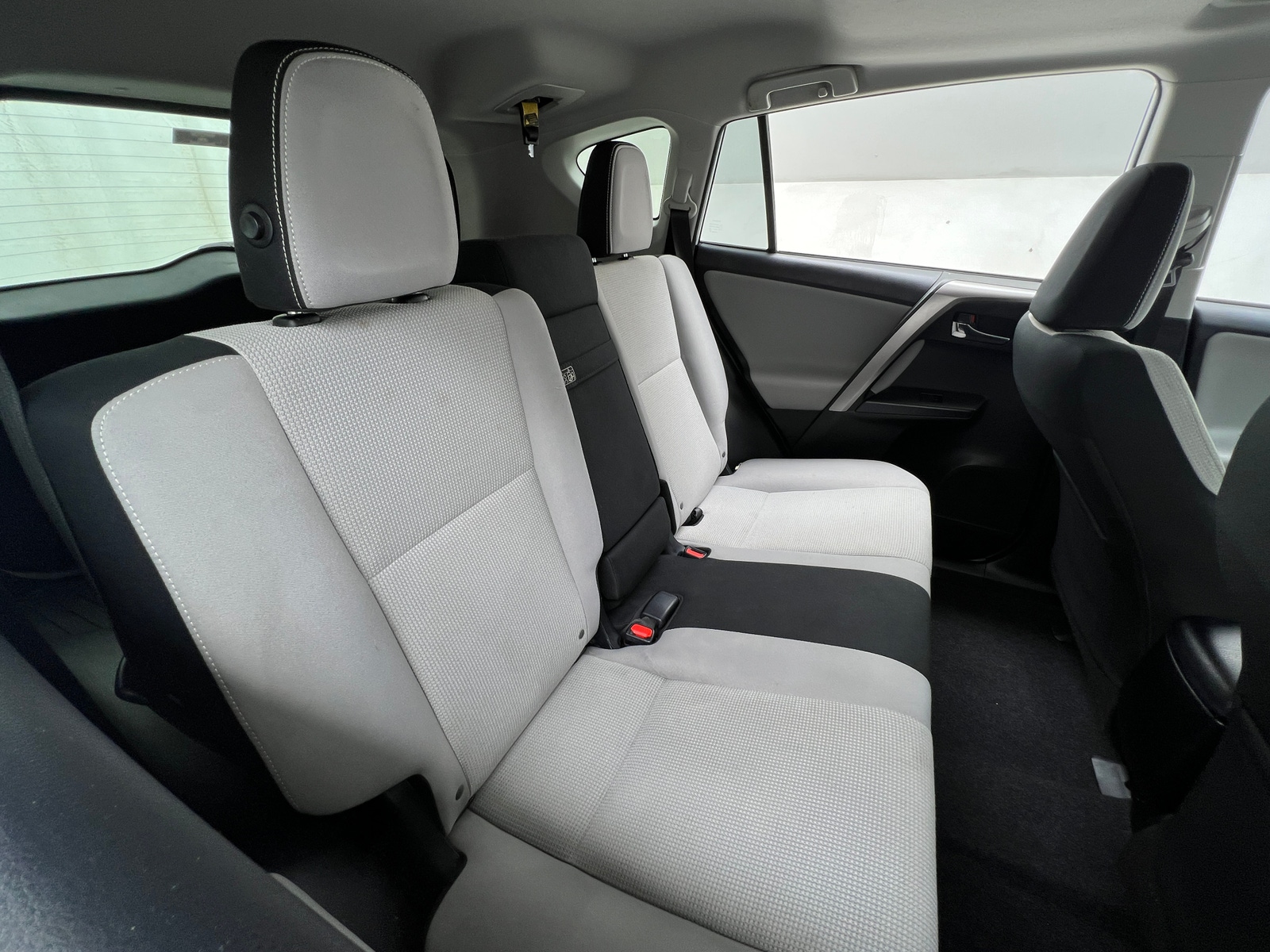 Thumbnail: 2017 Toyota RAV4 - 6