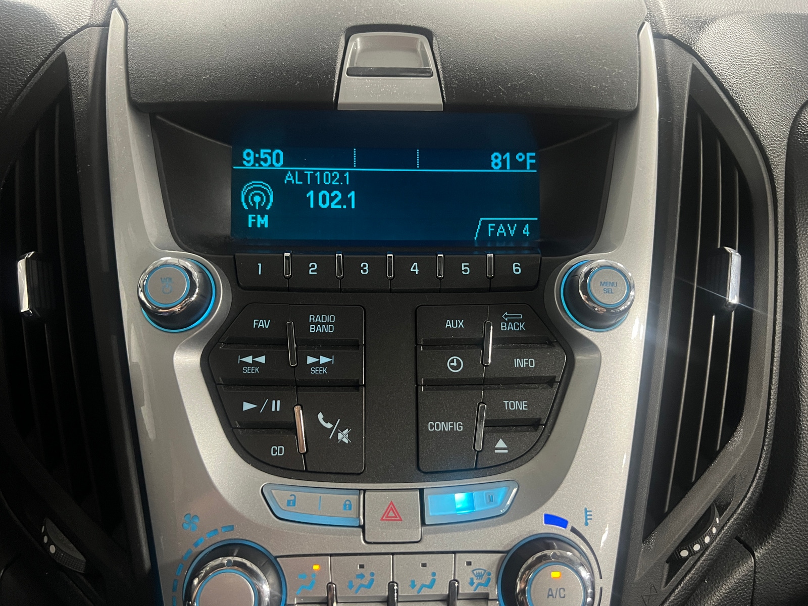 Thumbnail: 2013 Chevrolet Equinox - 4