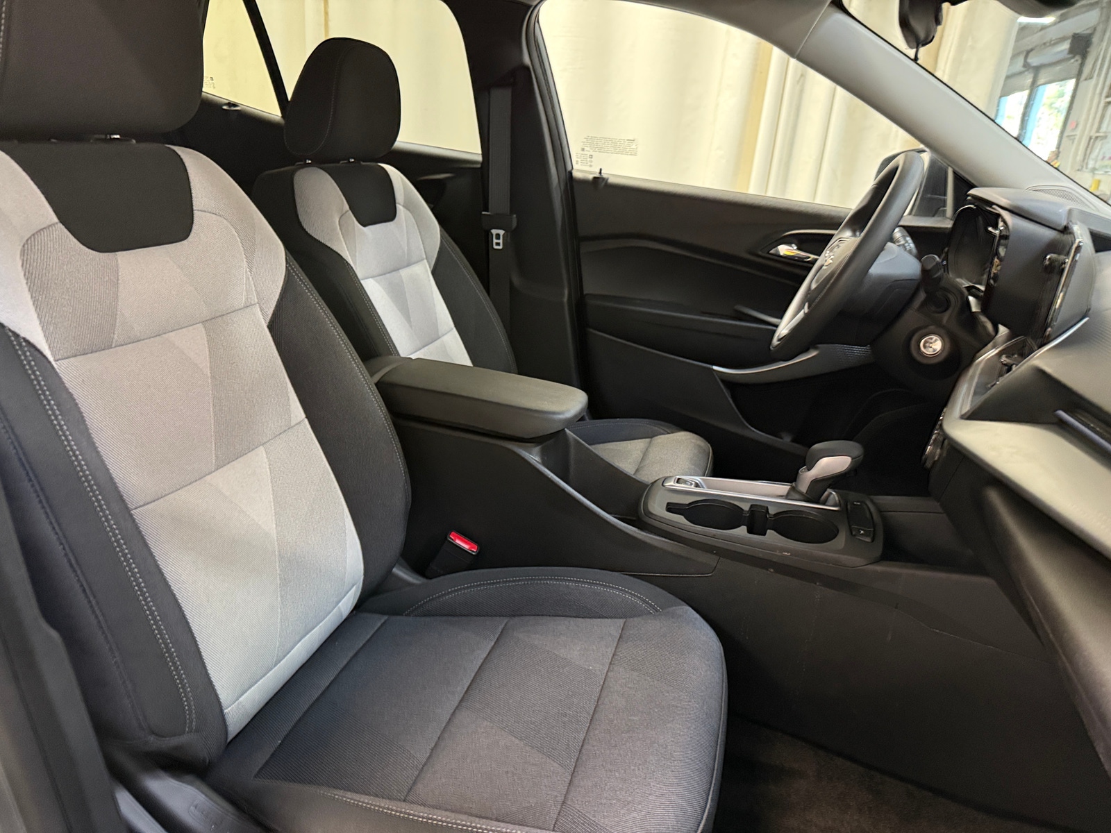 Thumbnail: 2025 Chevrolet Trax - 2