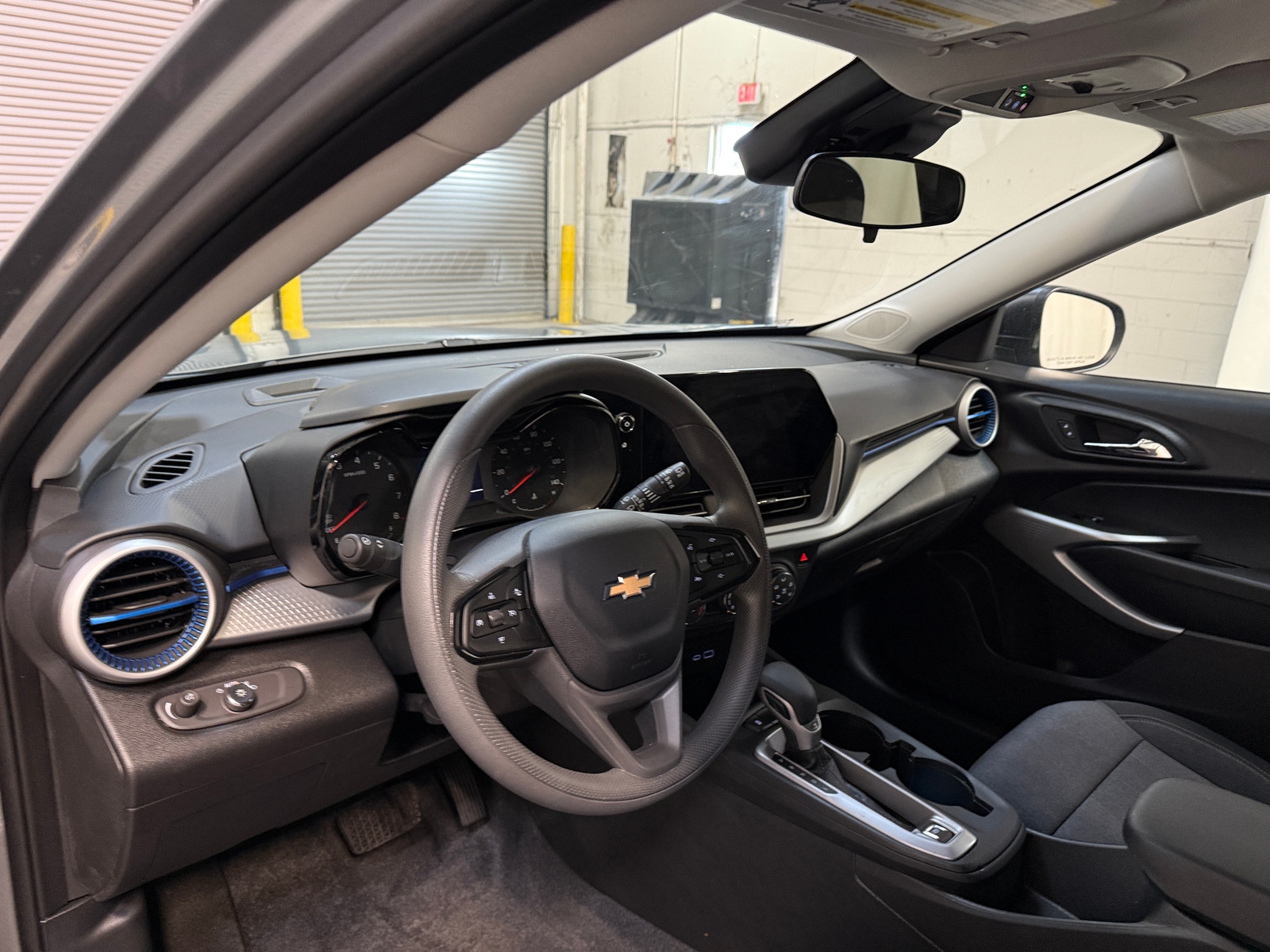 Thumbnail: 2025 Chevrolet Trax - 3