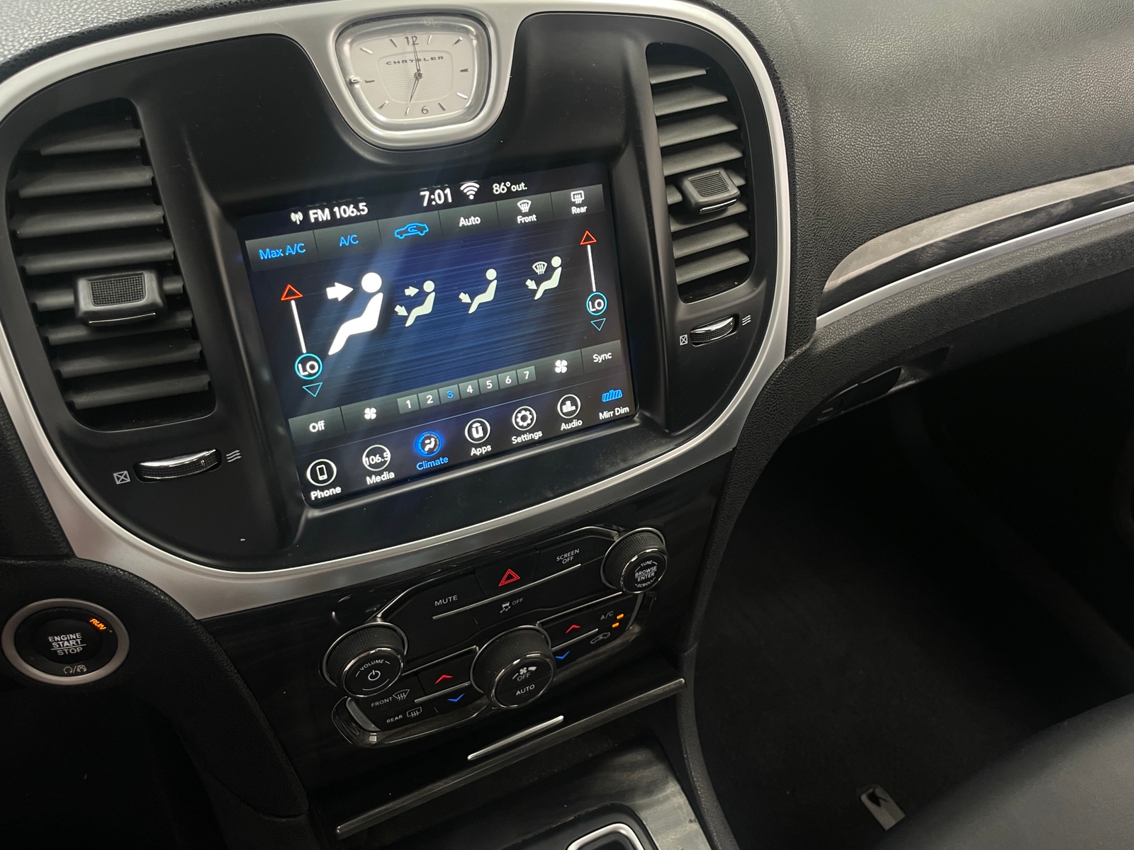Thumbnail: 2020 Chrysler 300 - 4