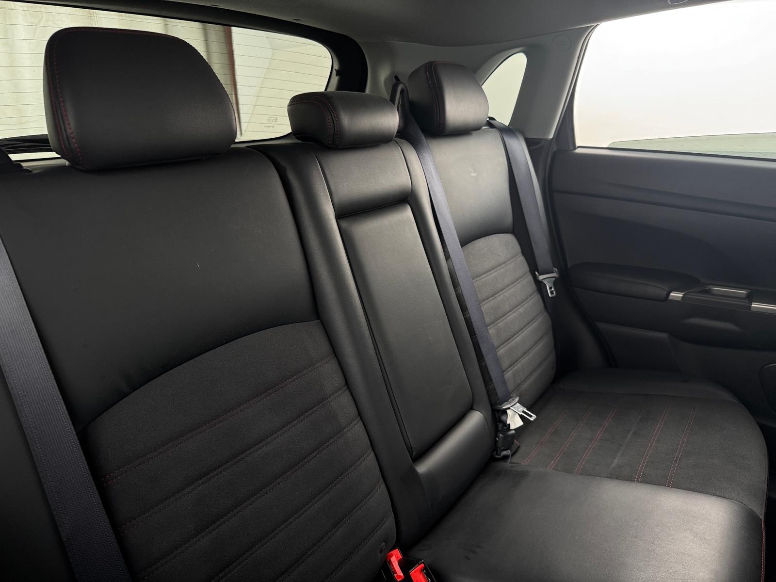 Thumbnail: 2024 Mitsubishi Outlander Sport - 6