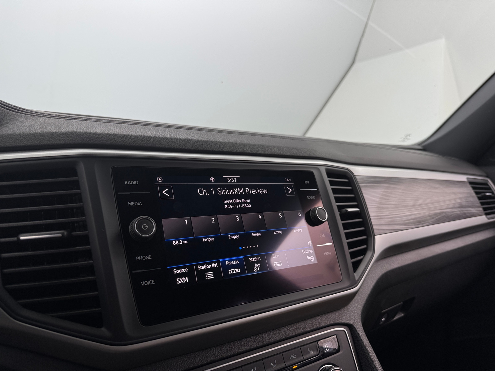 Thumbnail: 2021 Volkswagen Atlas - 3