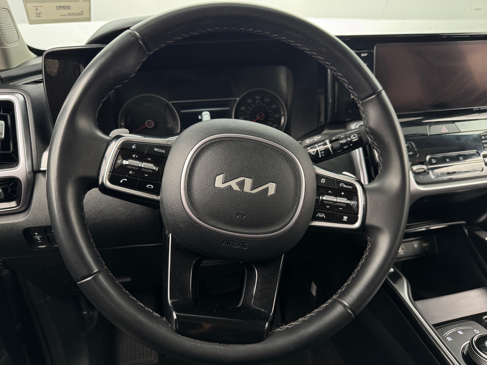 Thumbnail: 2023 Kia Sorento - 4