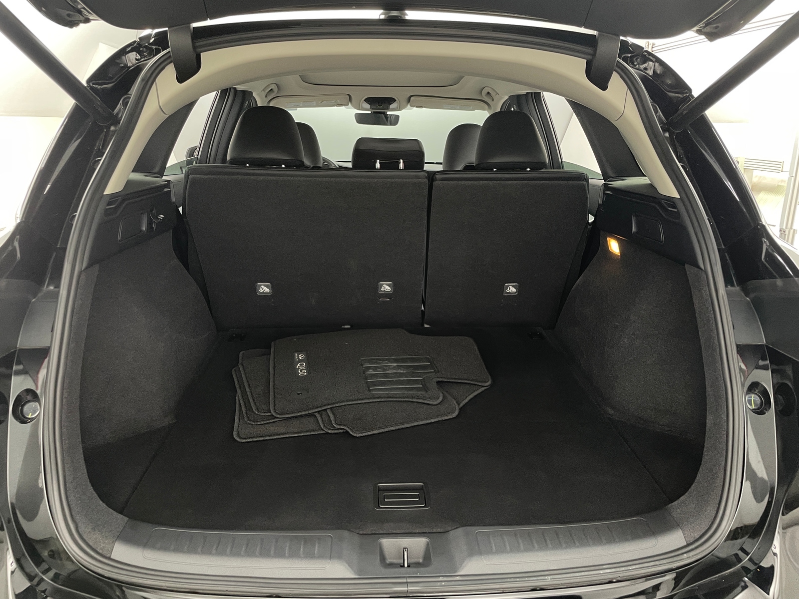 Thumbnail: 2024 INFINITI QX50 - 6