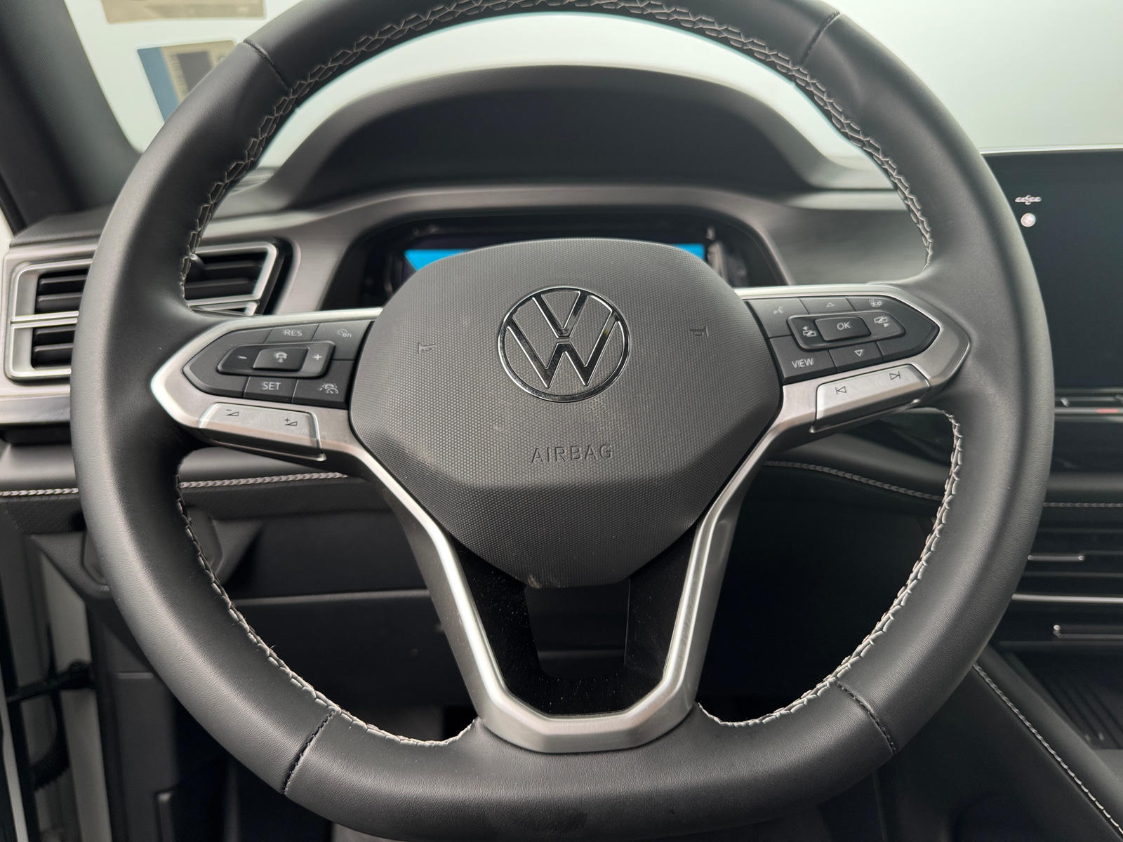 Thumbnail: 2025 Volkswagen Atlas - 4