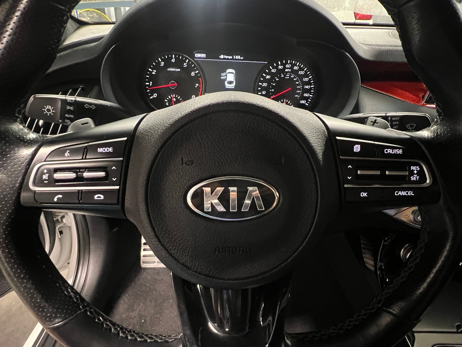 Thumbnail: 2018 Kia Stinger - 4