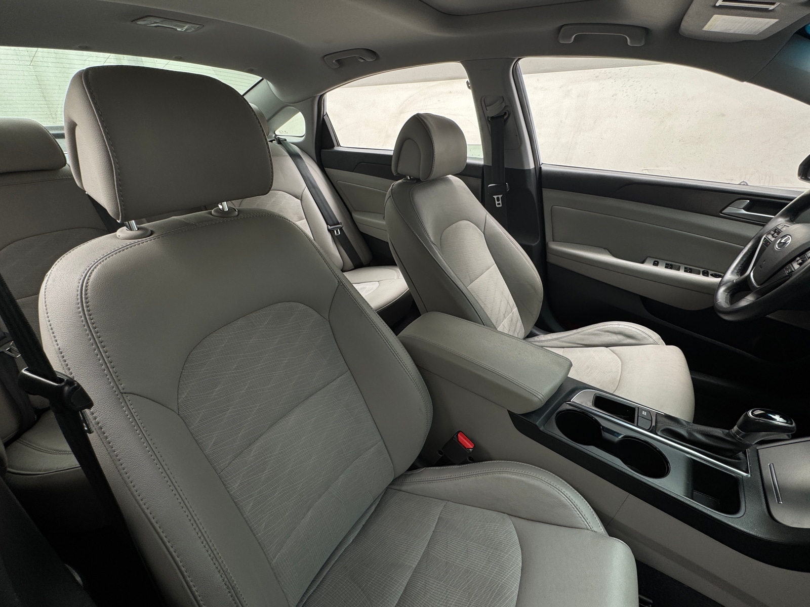 Thumbnail: 2016 Hyundai Sonata - 2
