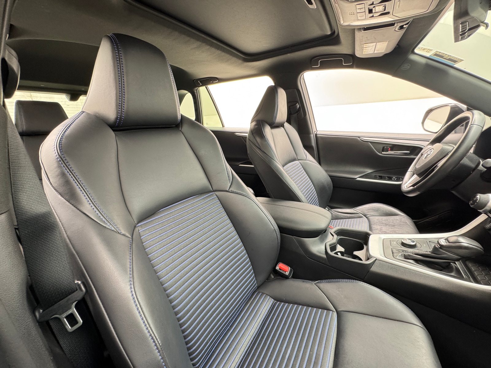 Thumbnail: 2020 Toyota RAV4 - 2