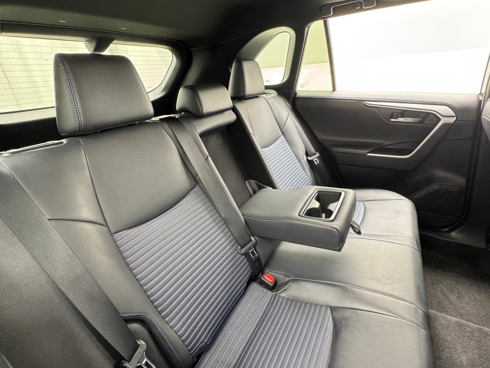 Thumbnail: 2020 Toyota RAV4 - 6