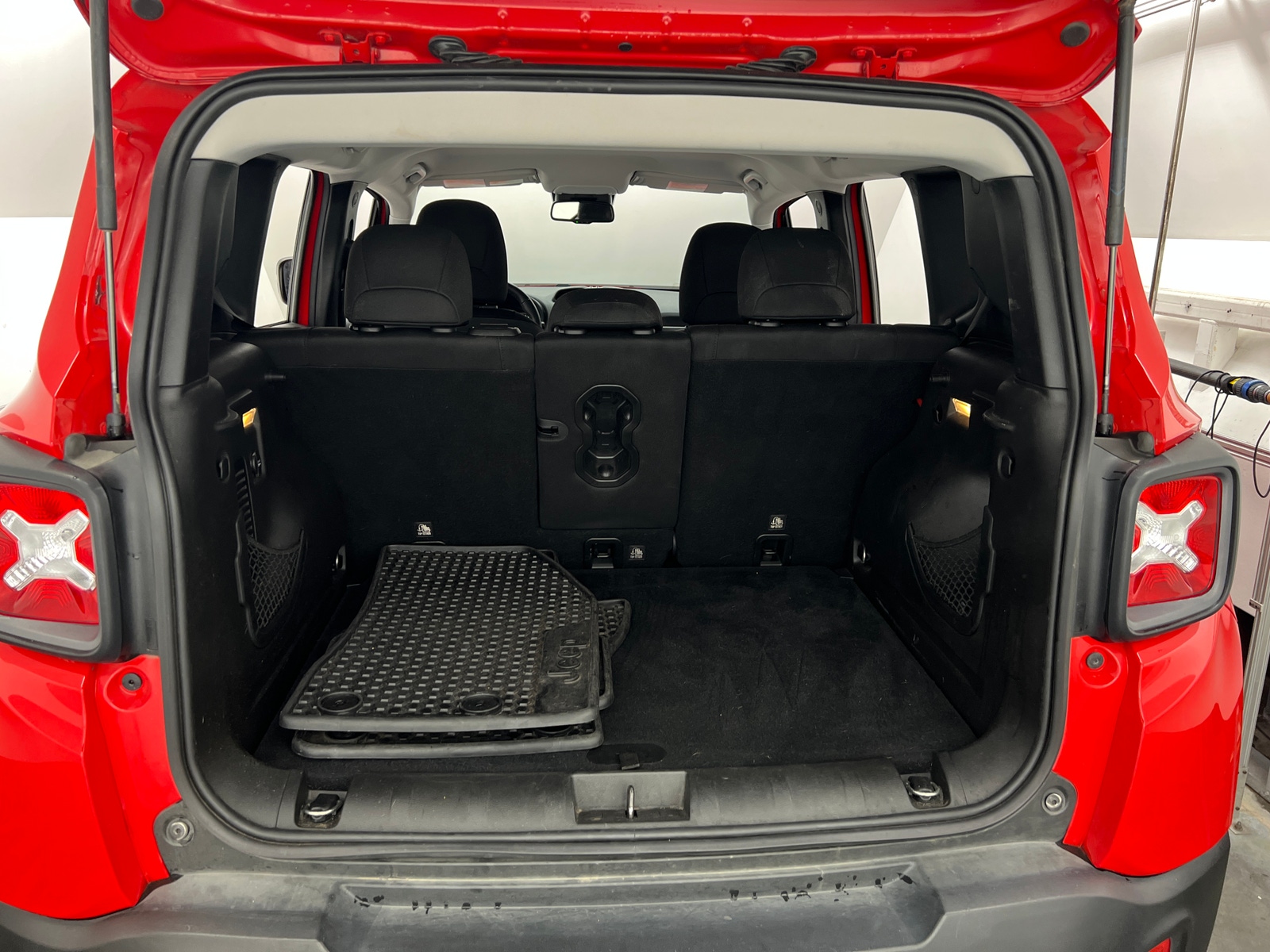 Thumbnail: 2017 Jeep Renegade - 7