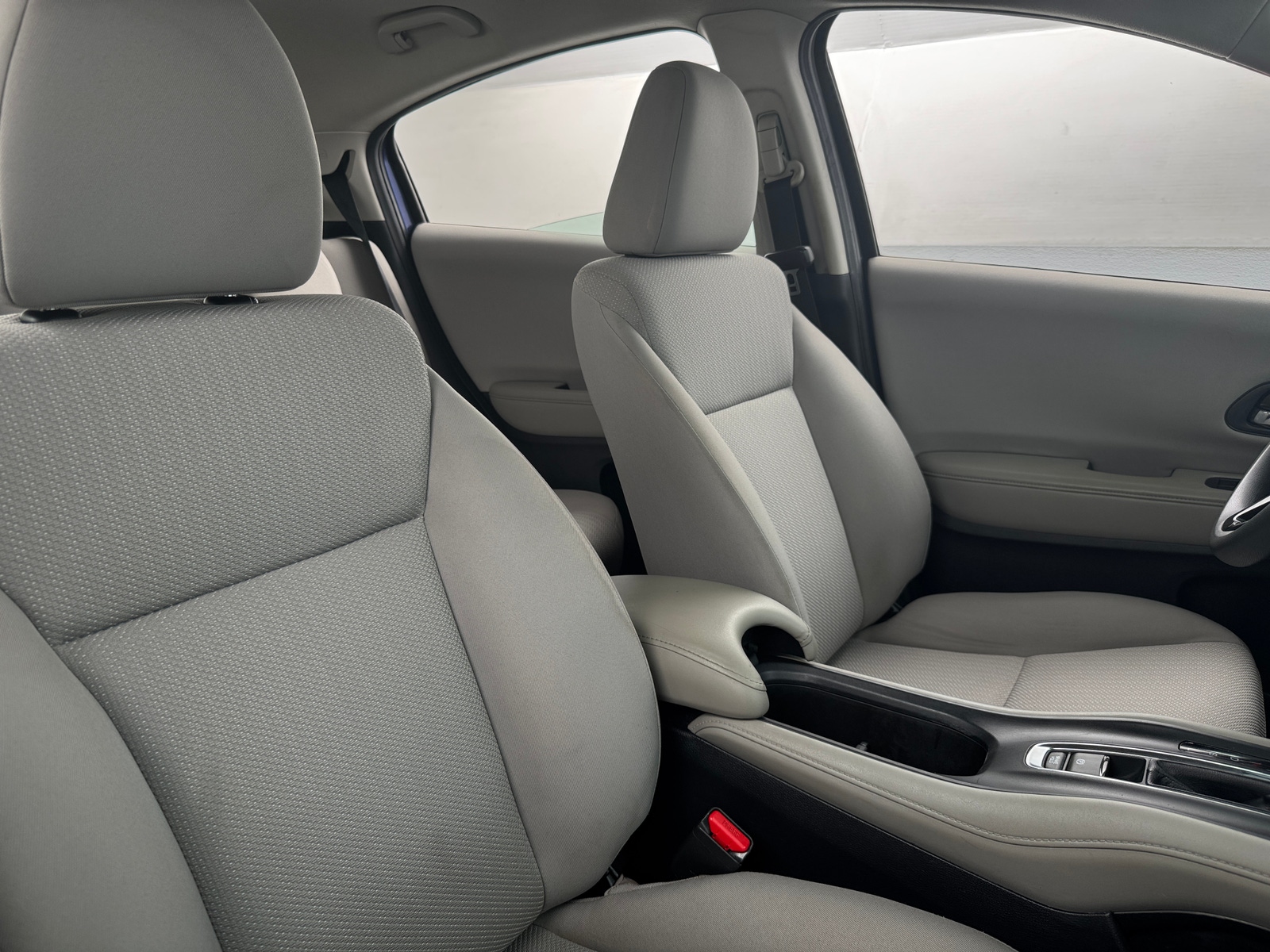 Thumbnail: 2016 Honda HR-V - 2