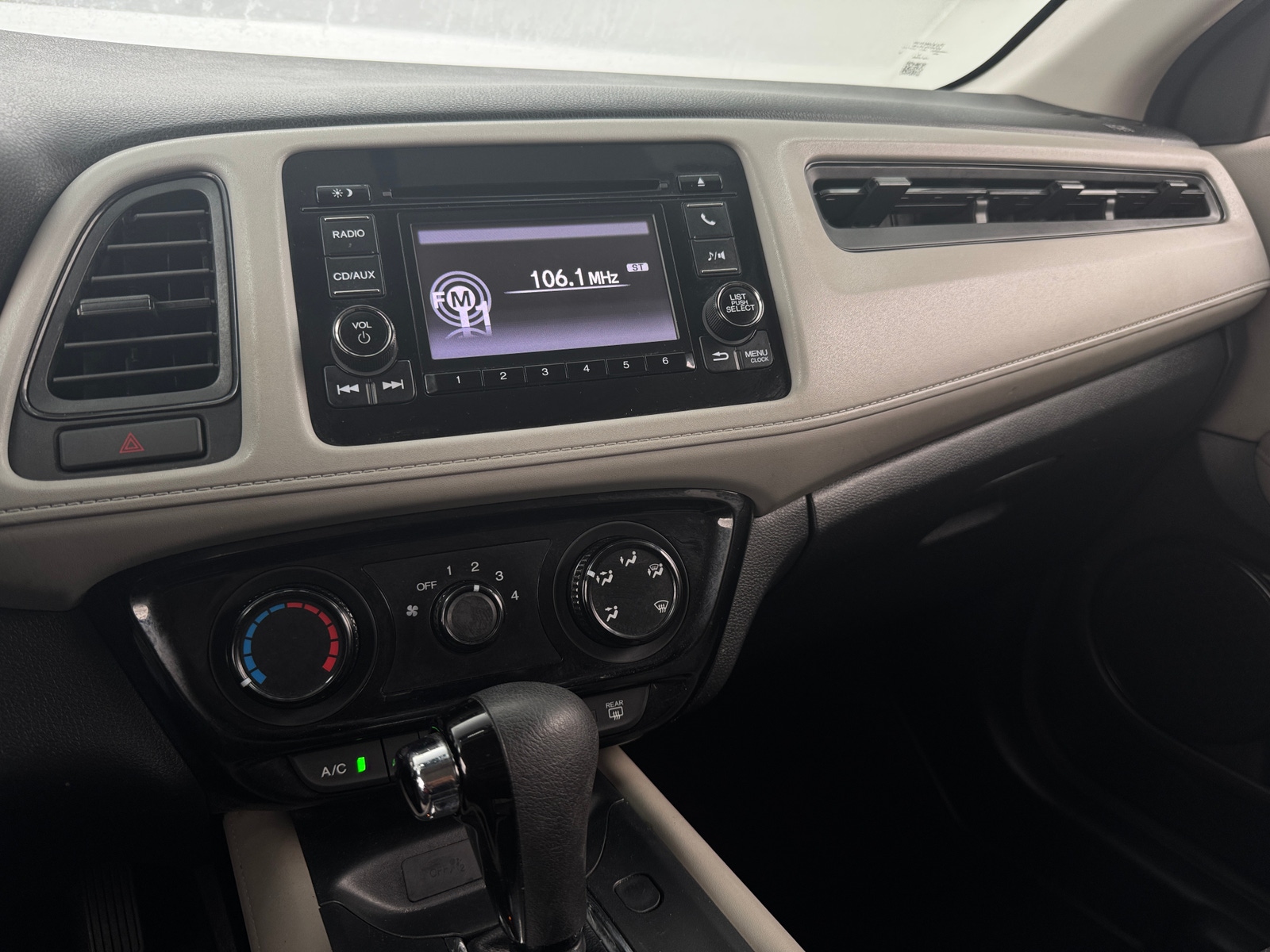 Thumbnail: 2016 Honda HR-V - 4