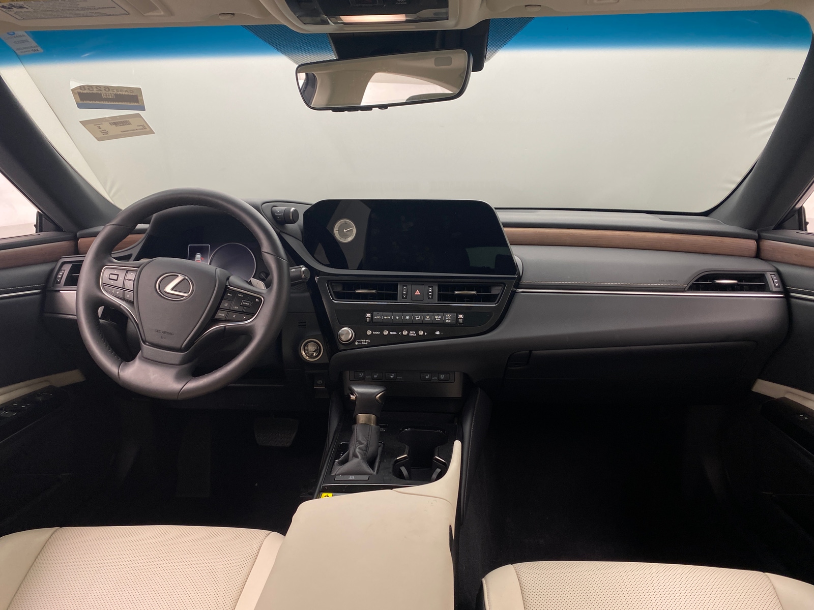 Thumbnail: 2024 Lexus ES - 2
