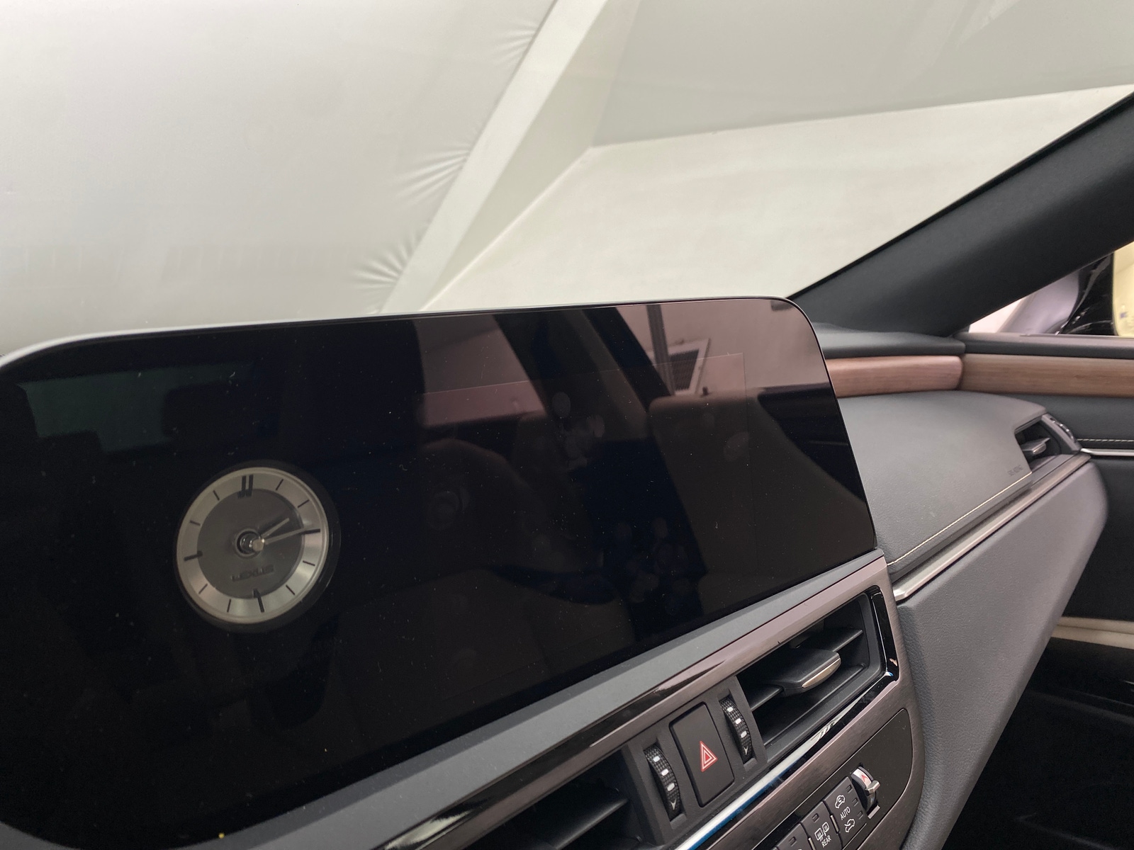 Thumbnail: 2024 Lexus ES - 3