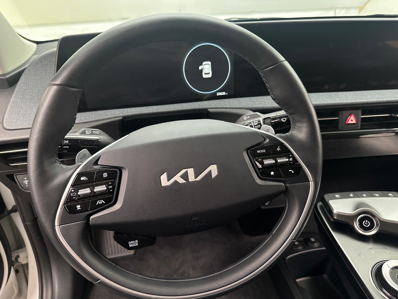 Thumbnail: 2022 Kia EV6 - 4
