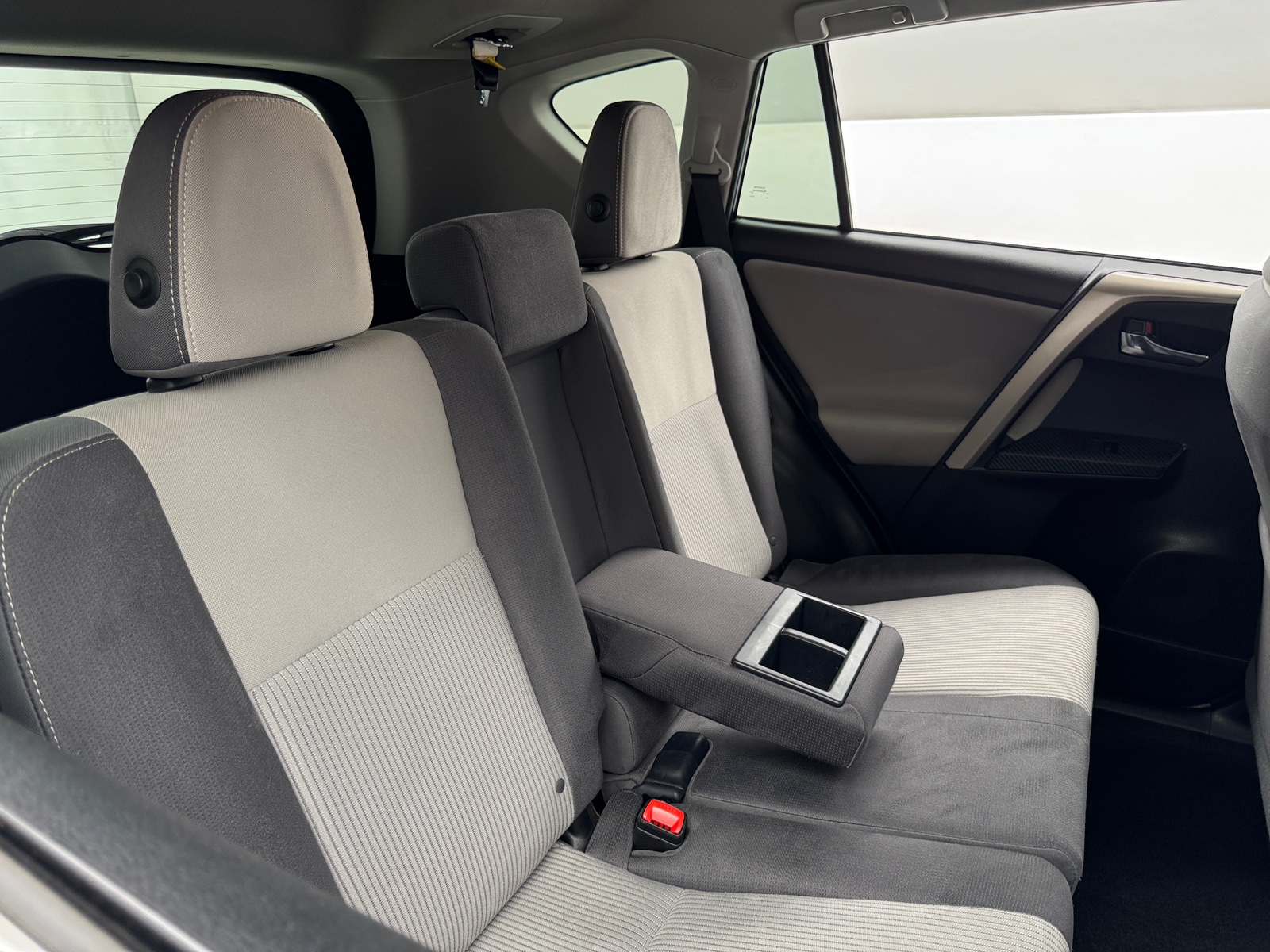 Thumbnail: 2015 Toyota RAV4 - 6