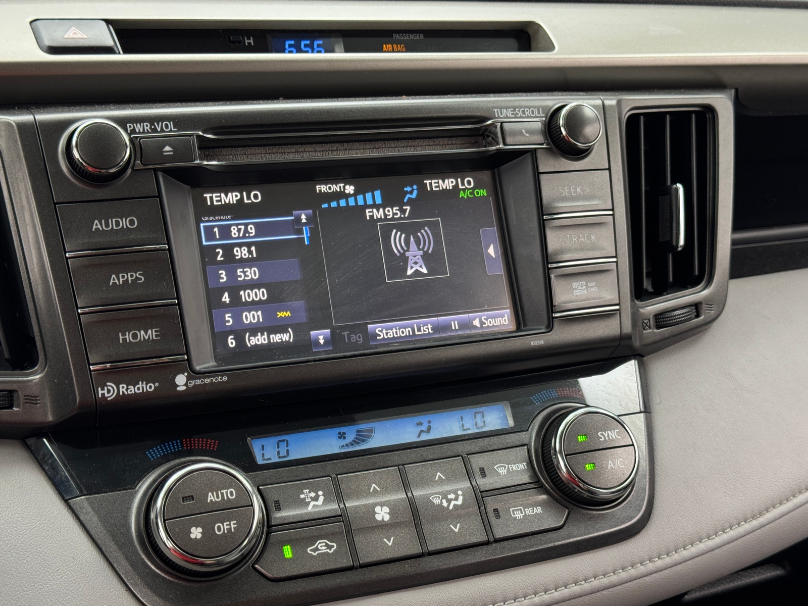 Thumbnail: 2015 Toyota RAV4 - 4