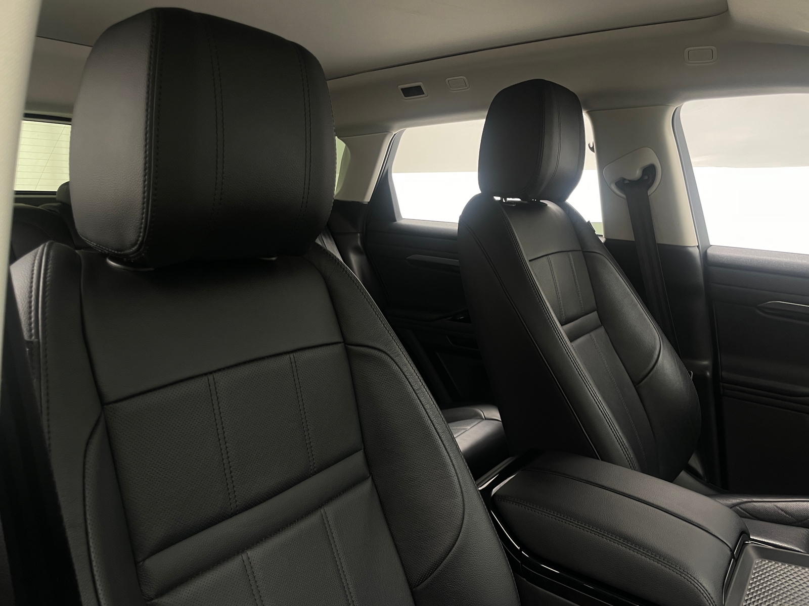 Thumbnail: 2020 Land Rover Range Rover Evoque - 2