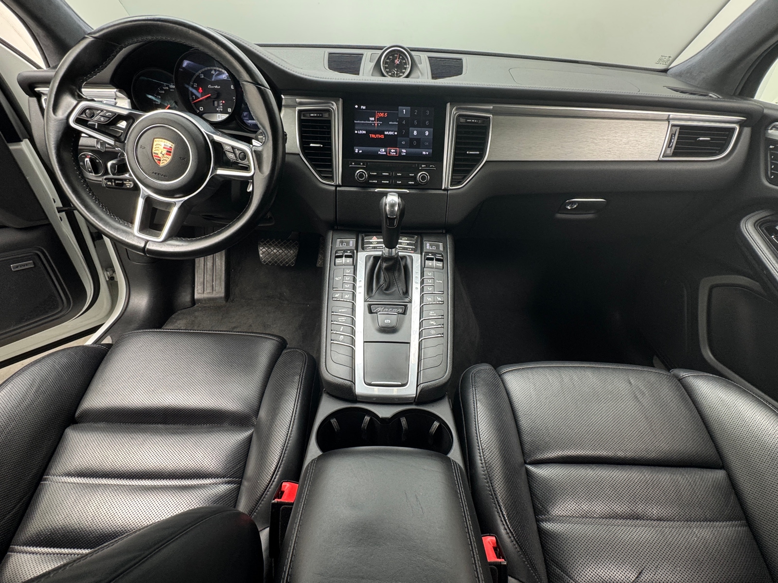 Thumbnail: 2017 Porsche Macan - 2