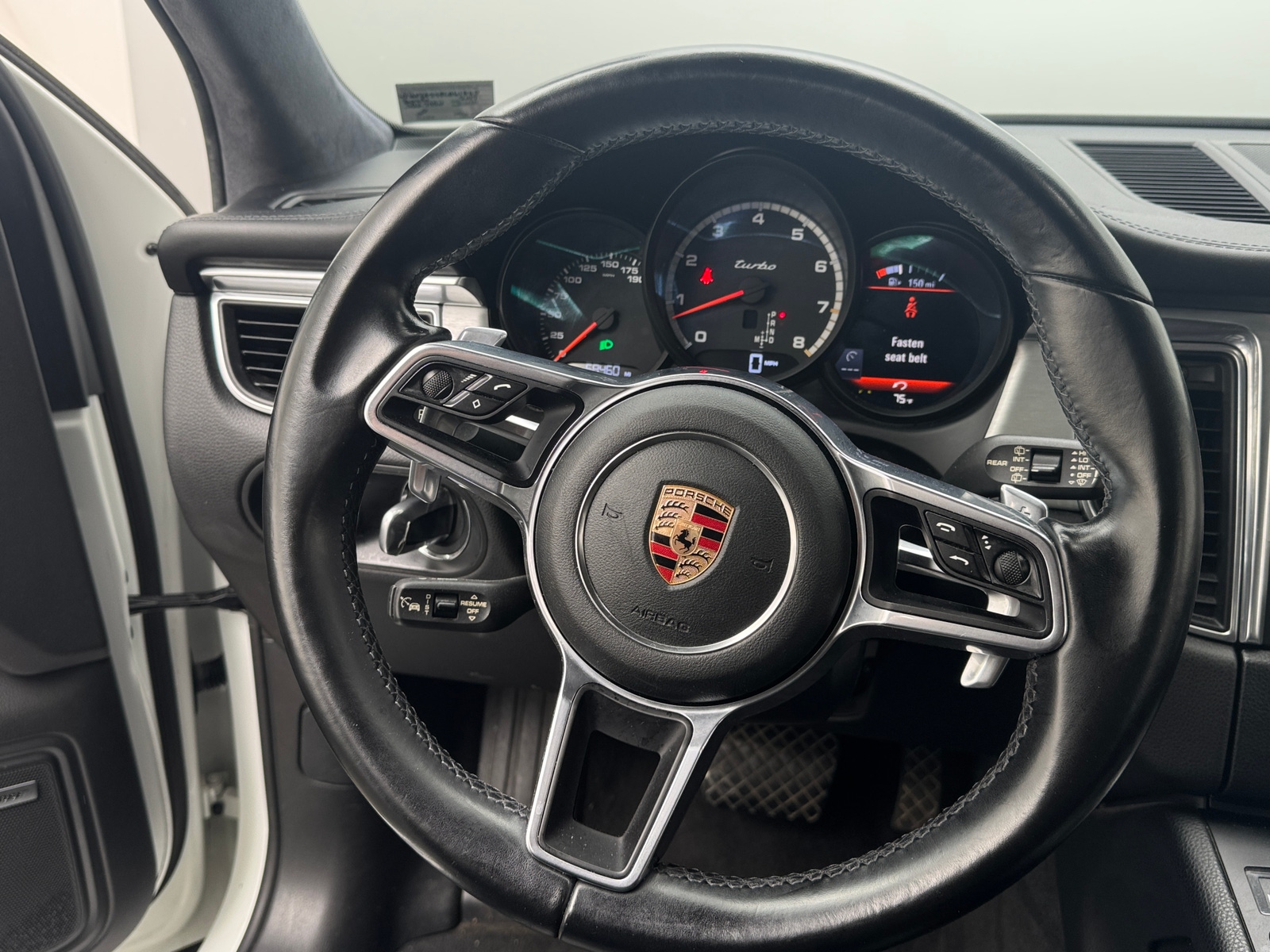 Thumbnail: 2017 Porsche Macan - 4