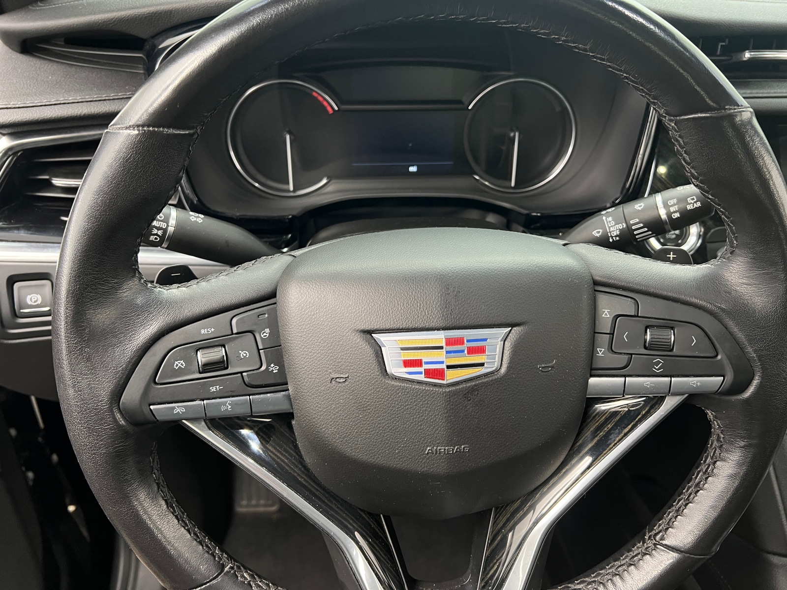 Thumbnail: 2020 Cadillac XT6 - 4