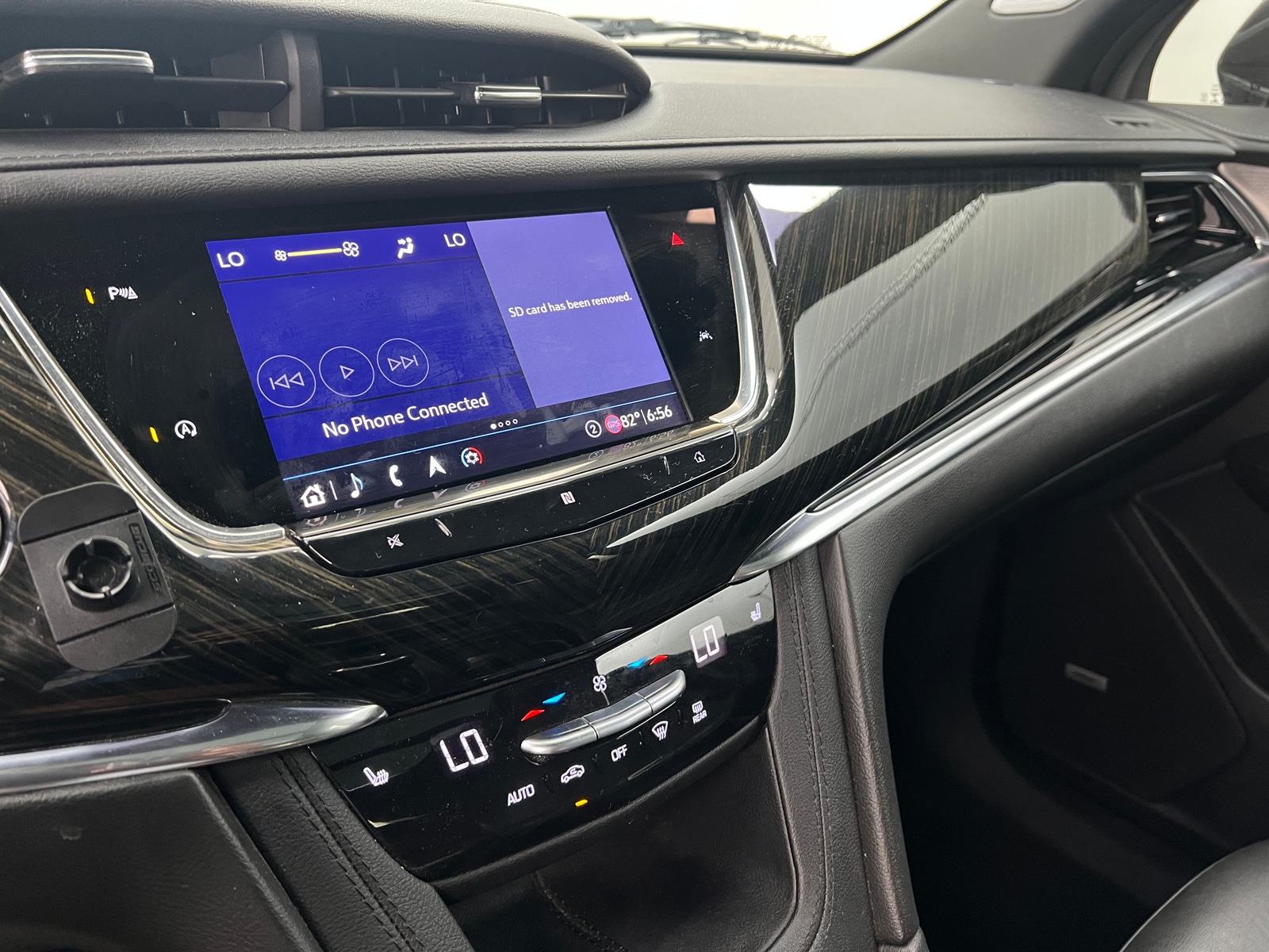Thumbnail: 2020 Cadillac XT6 - 3