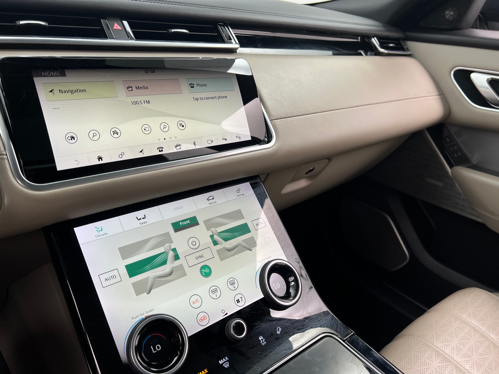 Thumbnail: 2018 Land Rover Range Rover Velar - 3