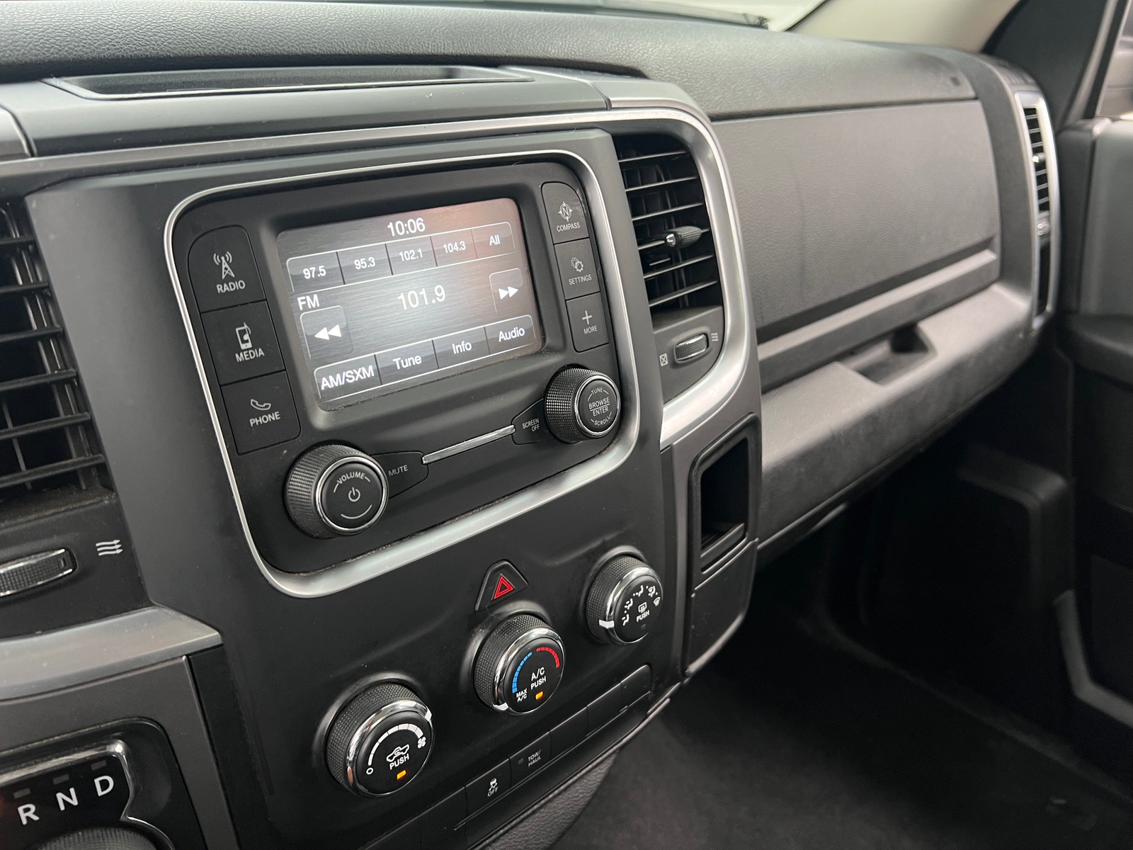 Thumbnail: 2022 RAM 1500 Classic - 4