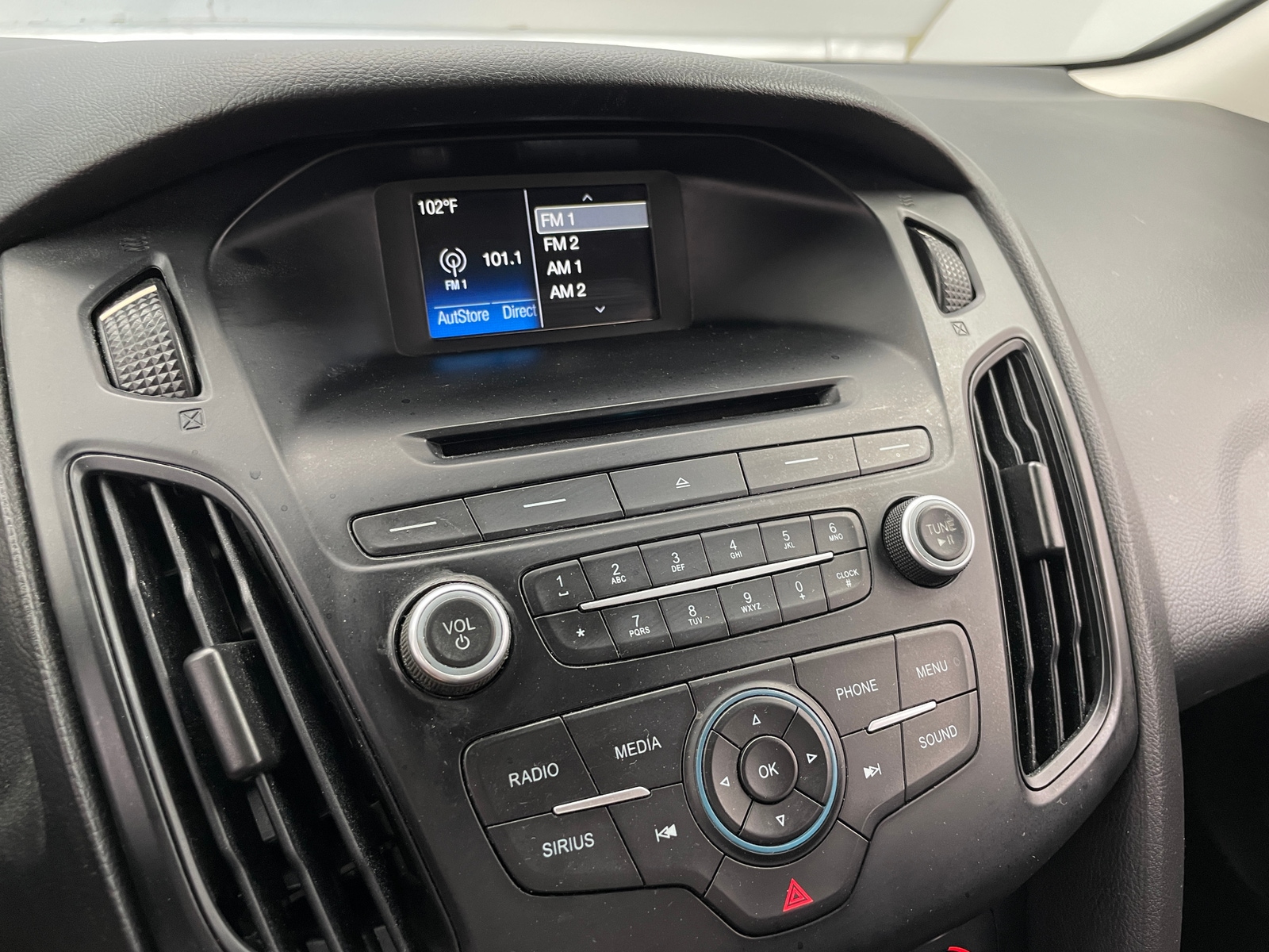 Thumbnail: 2017 Ford Focus - 4