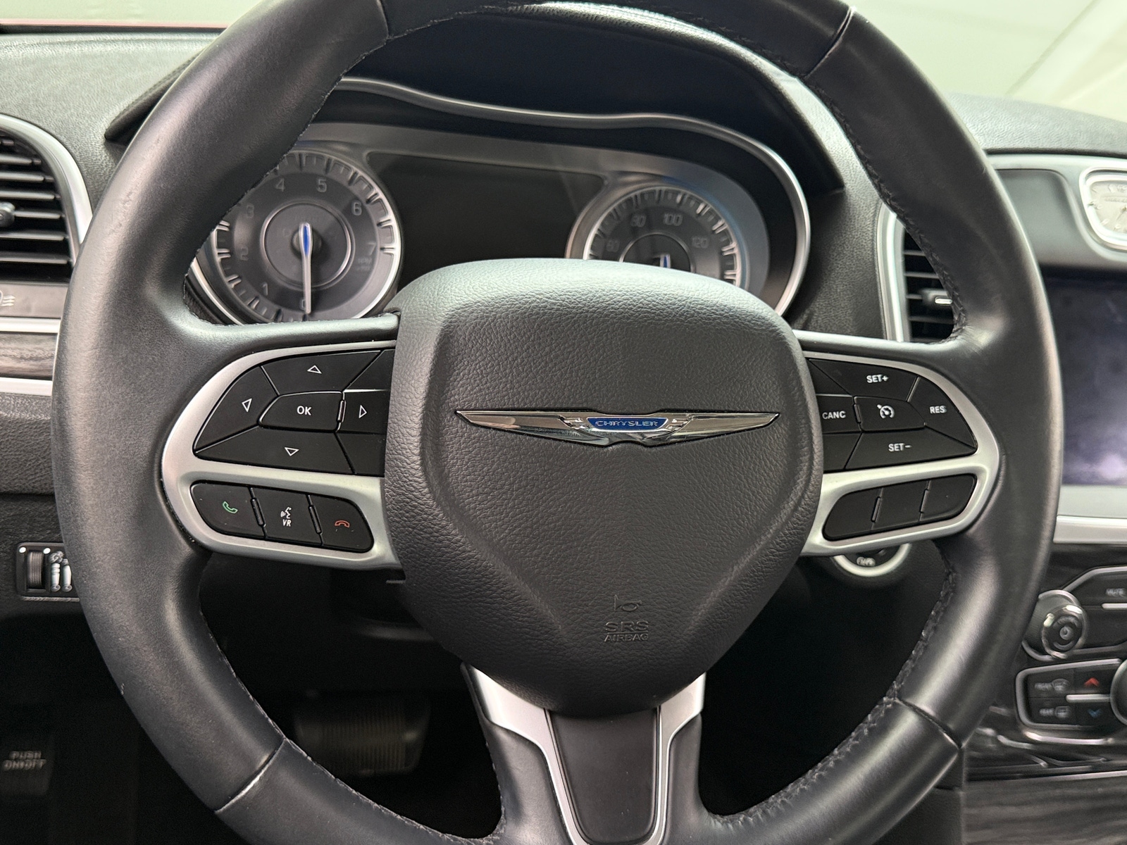 Thumbnail: 2018 Chrysler 300 - 5