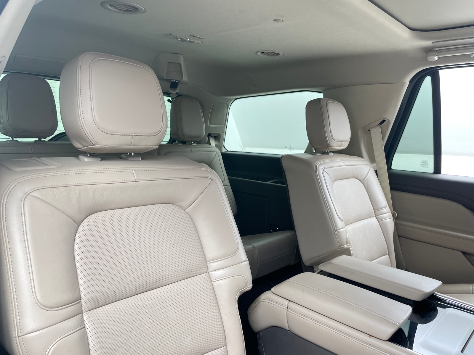 Thumbnail: 2022 Lincoln Navigator - 5