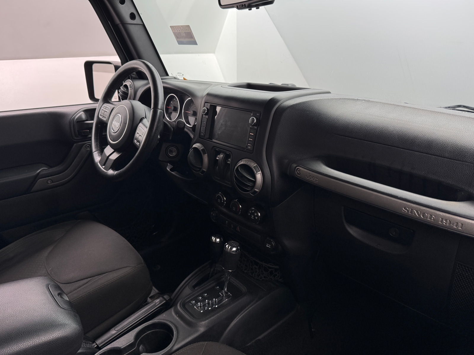 Thumbnail: 2015 Jeep Wrangler - 3
