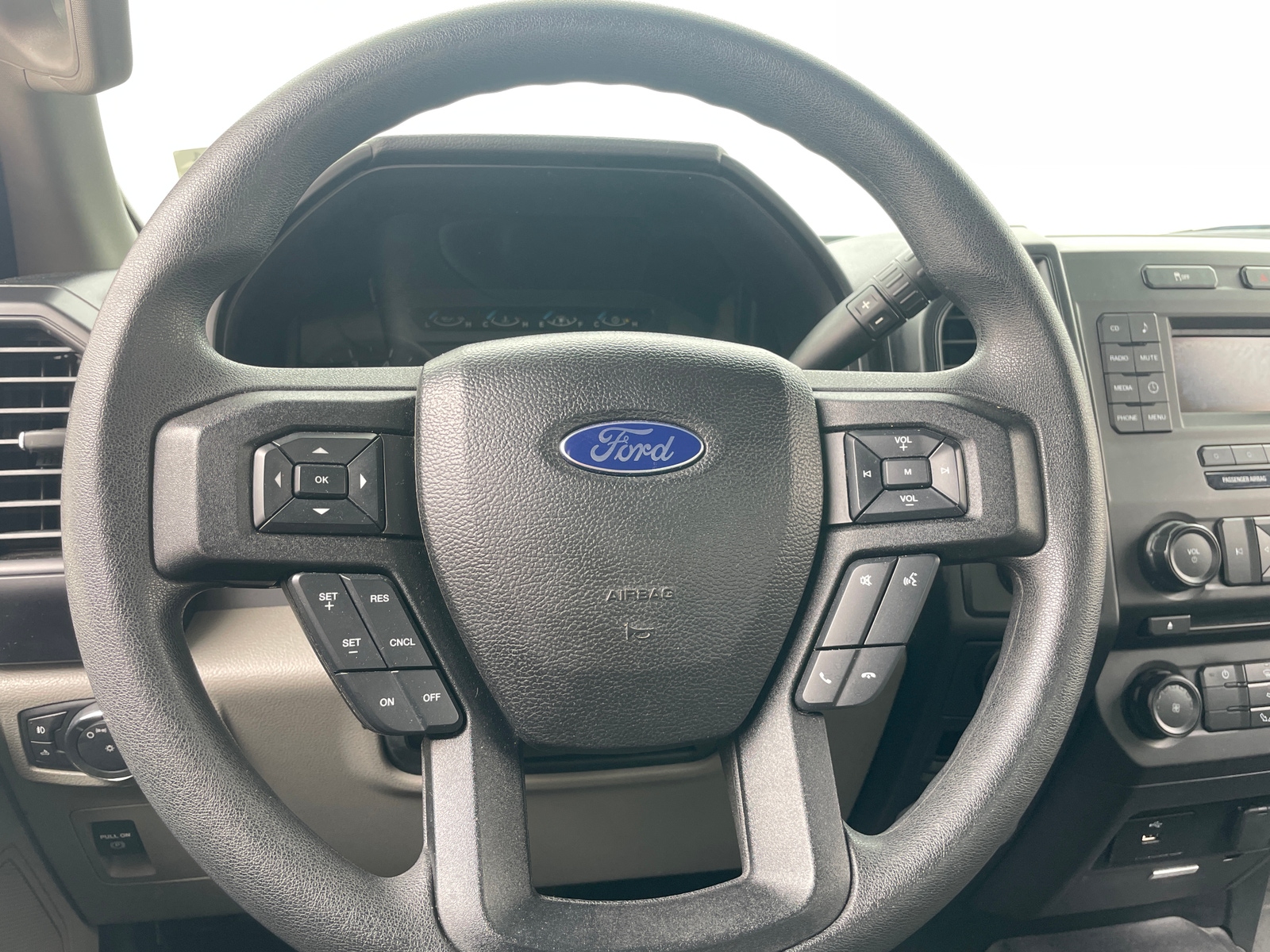 Thumbnail: 2016 Ford Econoline - 5