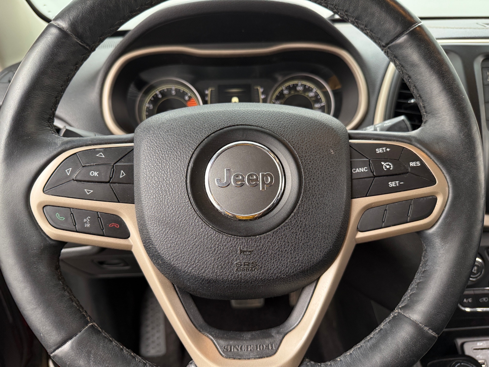 Thumbnail: 2017 Jeep Cherokee - 5