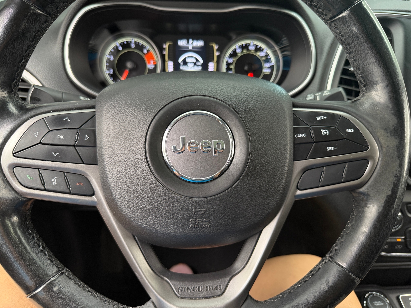 Thumbnail: 2020 Jeep Cherokee - 5