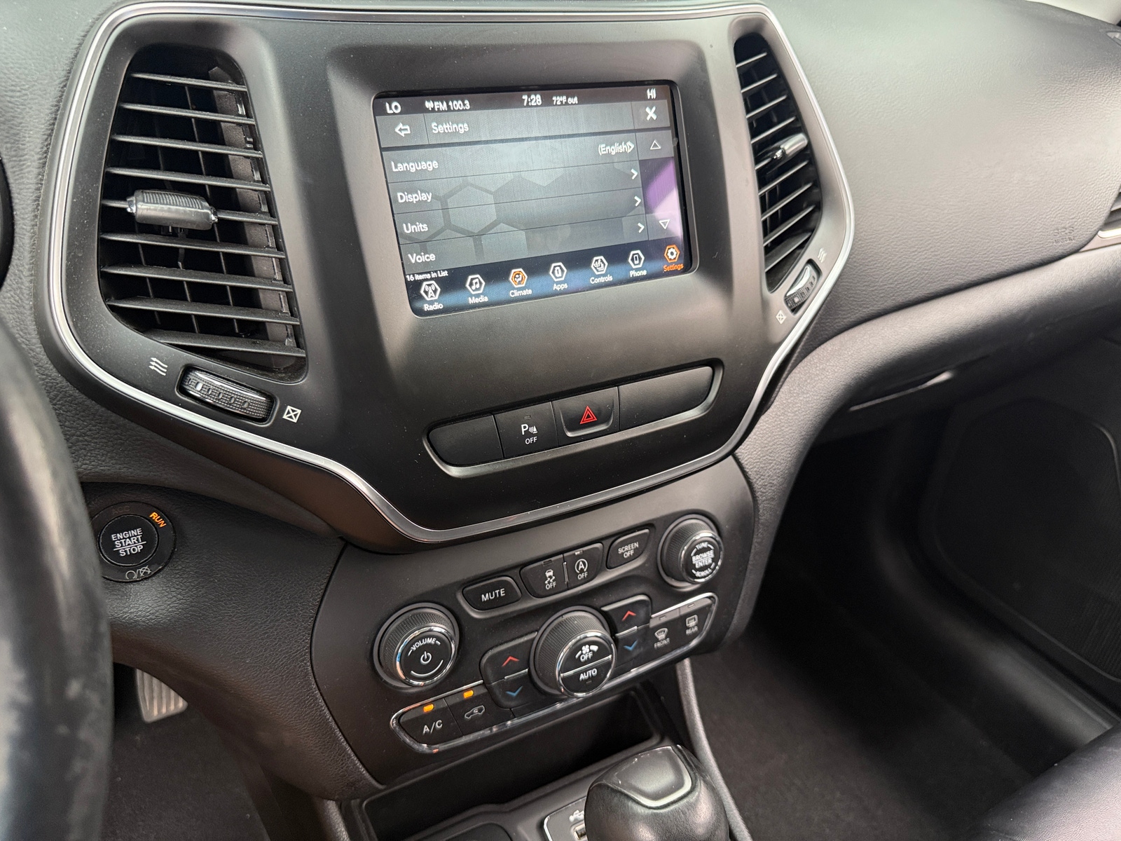 Thumbnail: 2020 Jeep Cherokee - 4