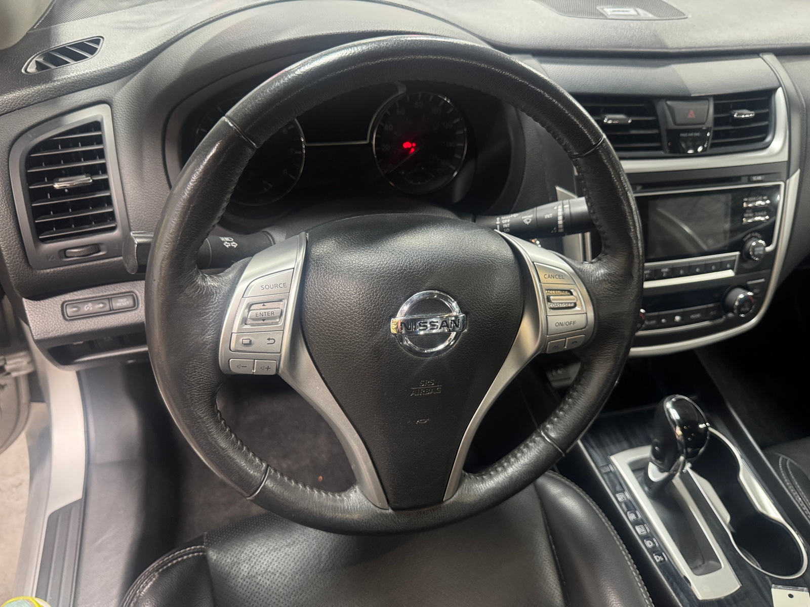 Thumbnail: 2017 Nissan Altima - 4