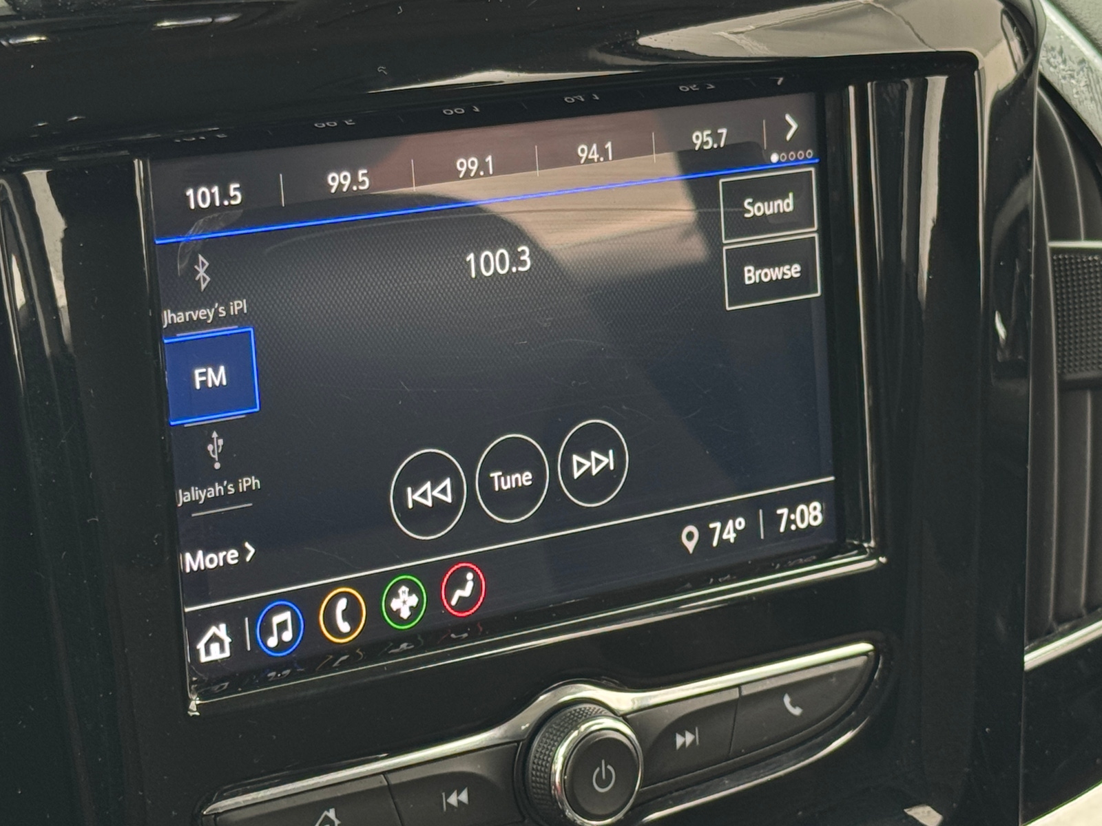 Thumbnail: 2020 Chevrolet Traverse - 4