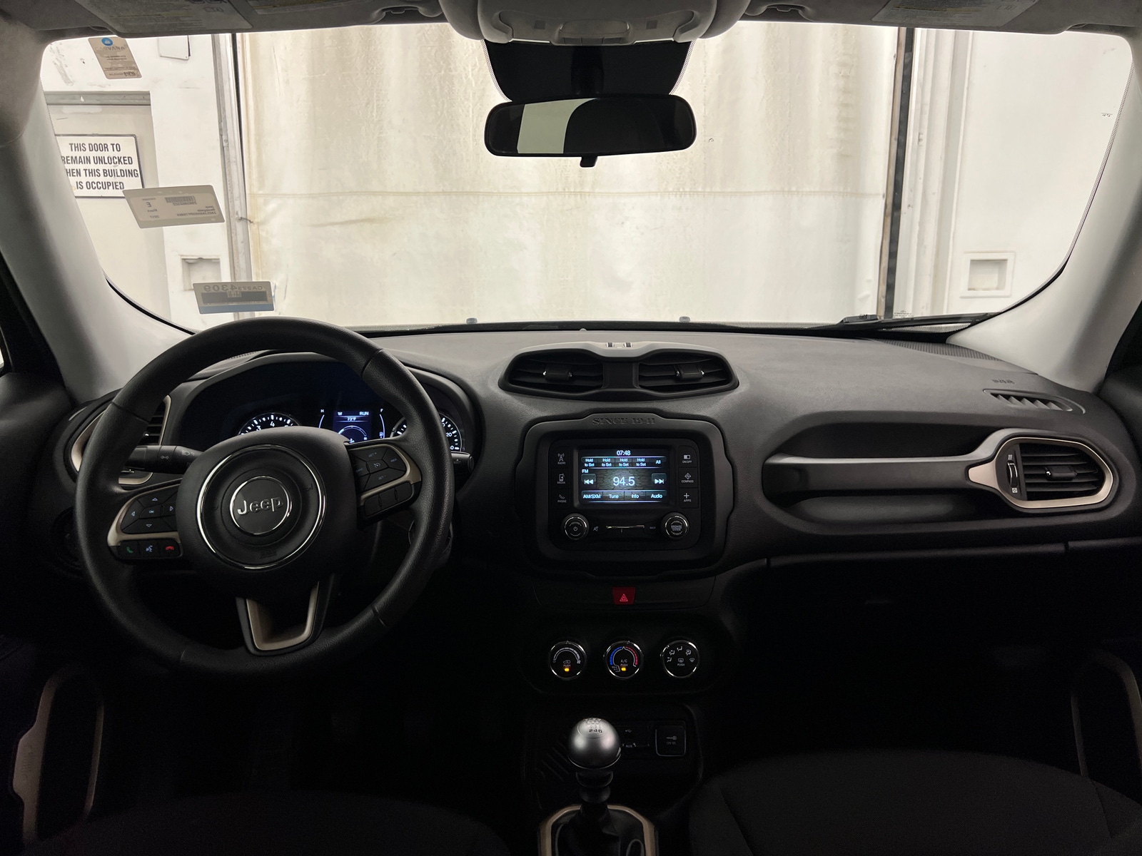 Thumbnail: 2017 Jeep Renegade - 3