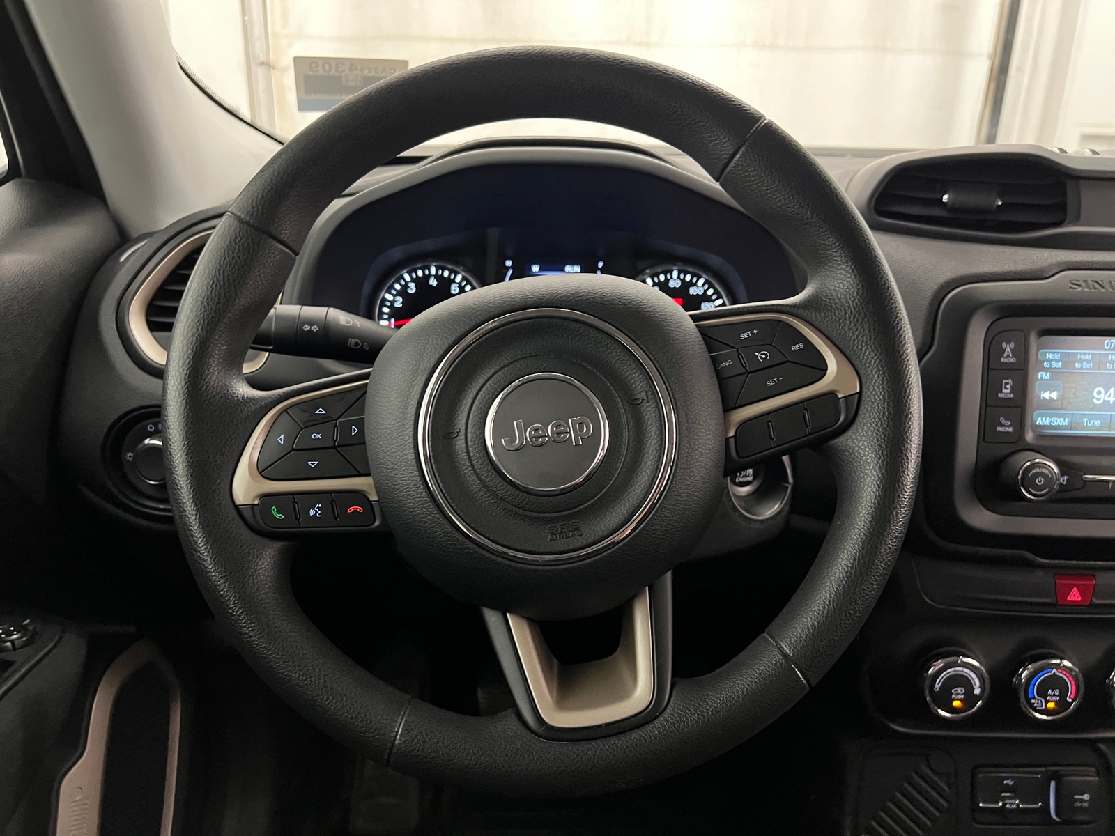 Thumbnail: 2017 Jeep Renegade - 5