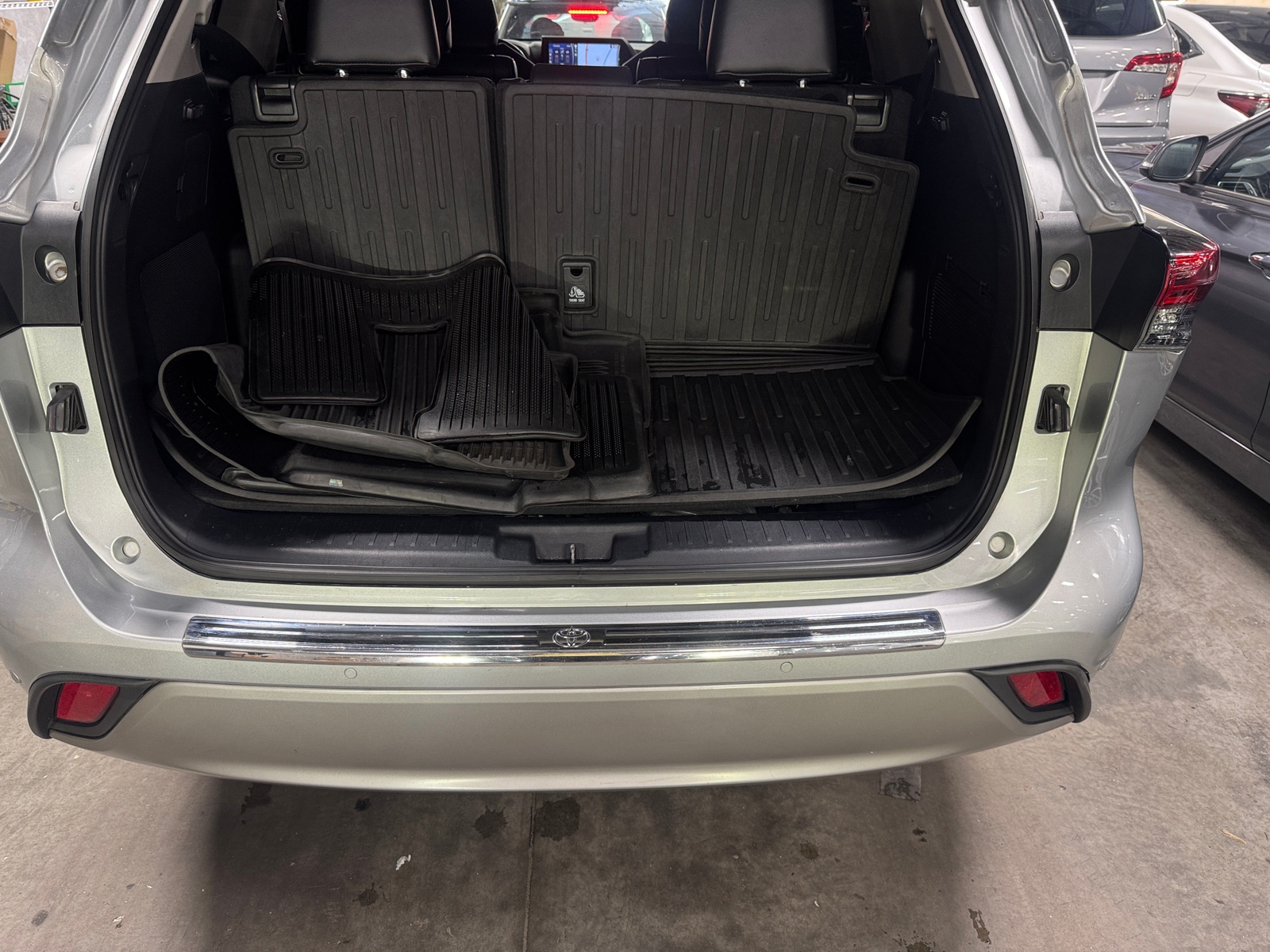 Thumbnail: 2020 Toyota Highlander - 6