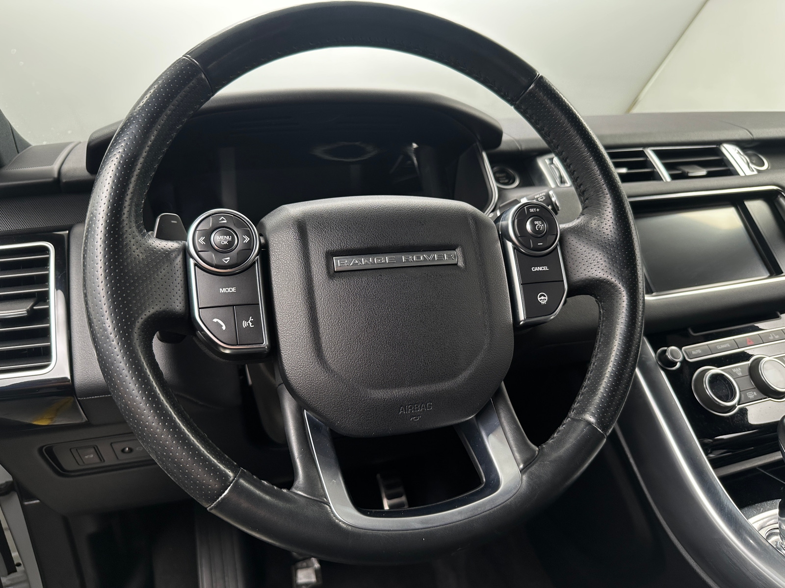 Thumbnail: 2016 Land Rover Range Rover Sport - 4