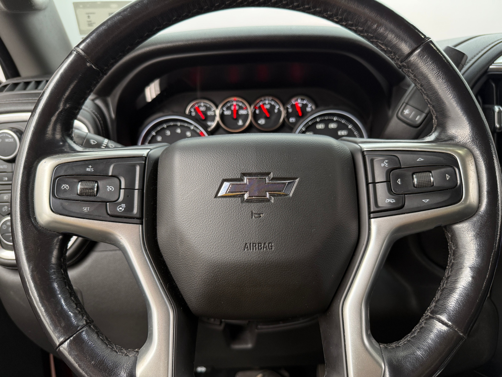Thumbnail: 2020 Chevrolet Silverado 1500 - 5