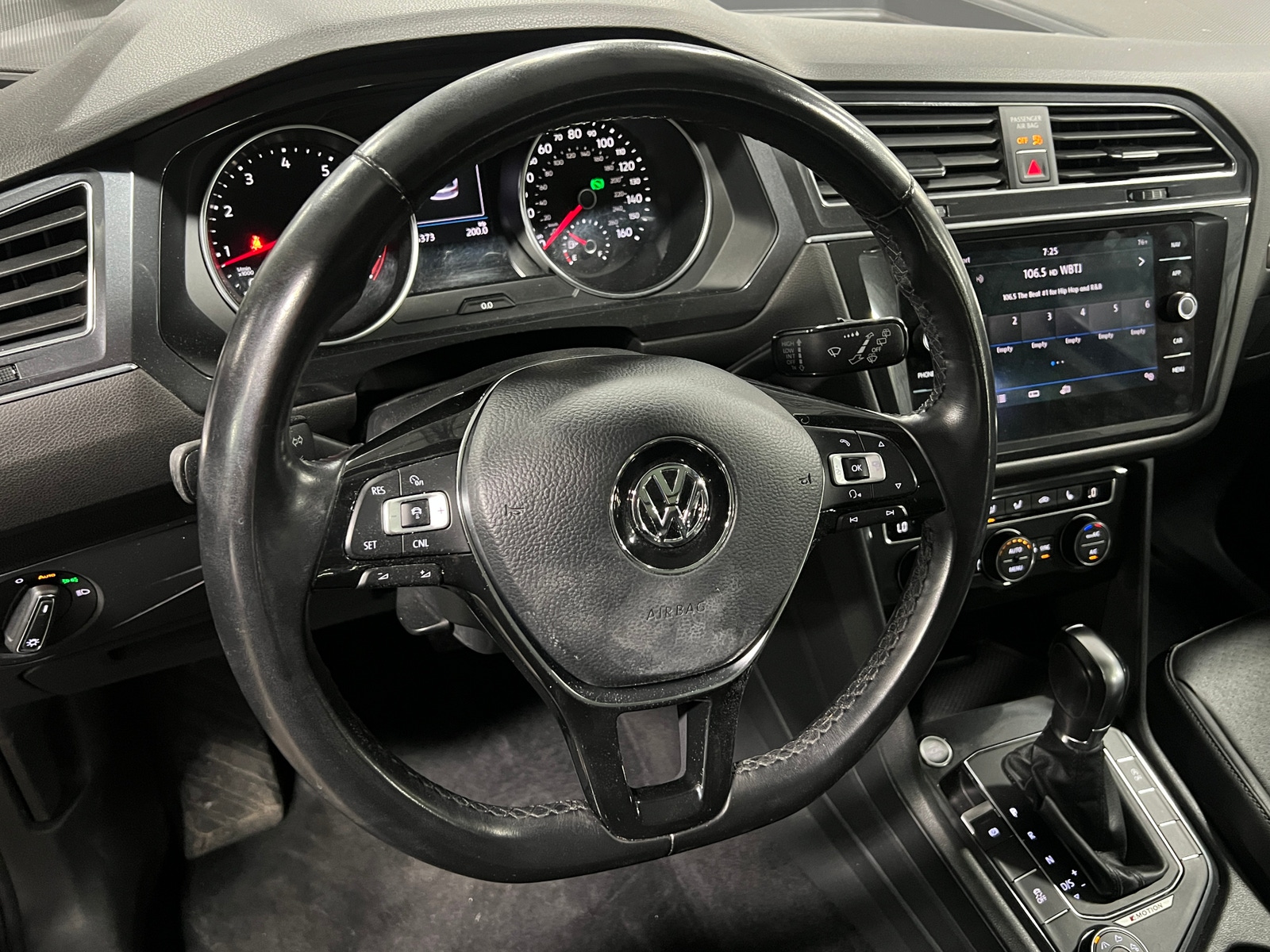 Thumbnail: 2018 Volkswagen Tiguan - 4